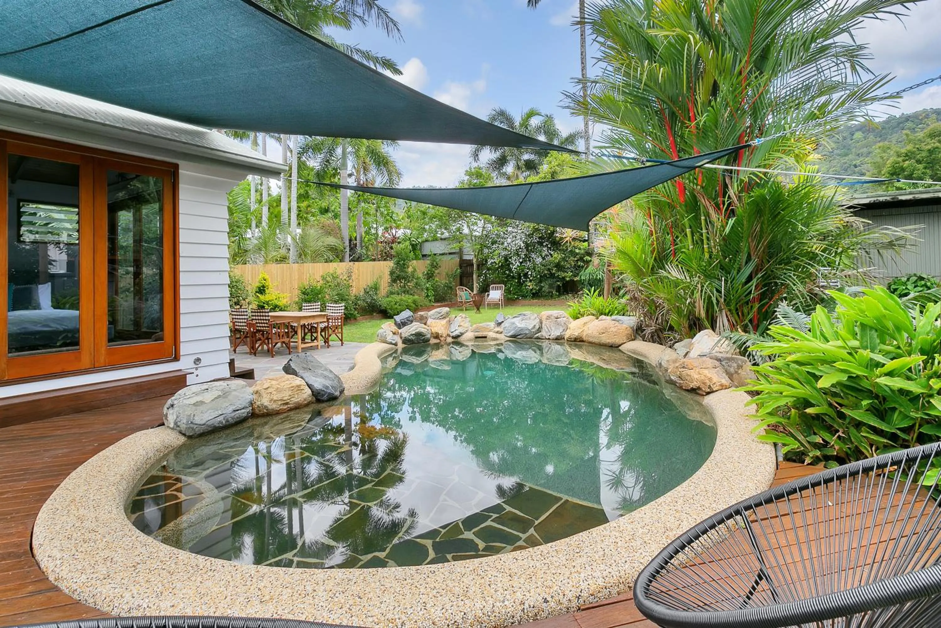 Property building in Lazenby Lodge