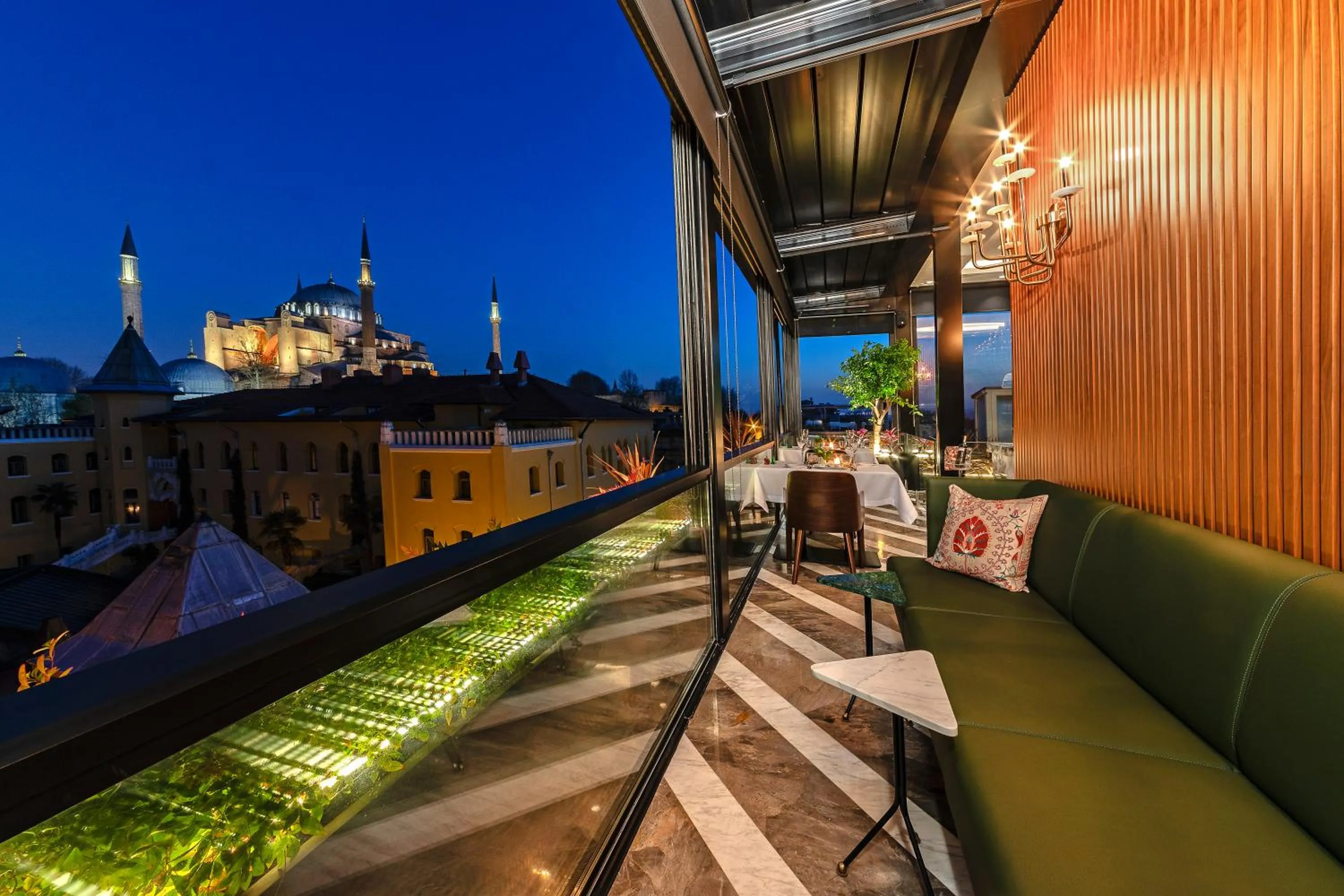 Restaurant/places to eat in Aya Sultanahmet Hotel