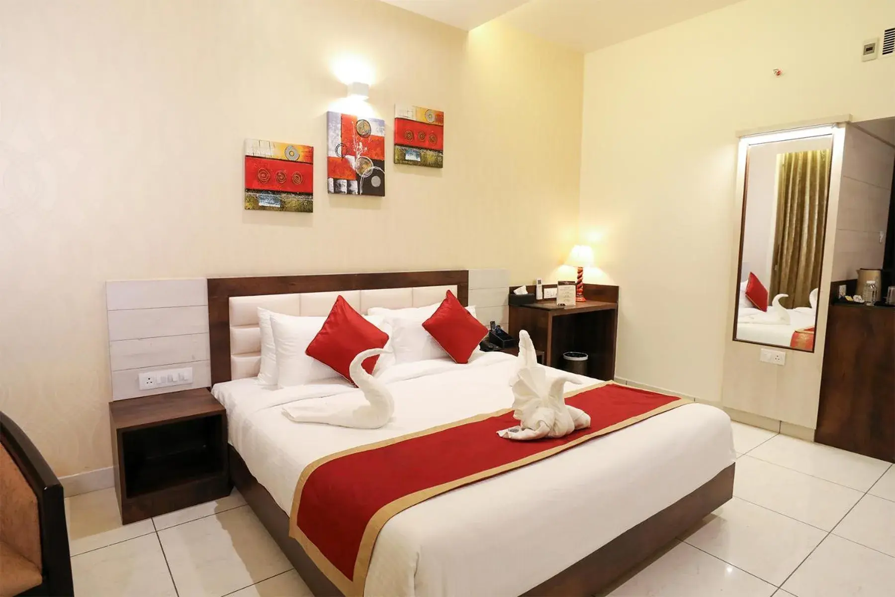 Photo of the whole room in Hotel Foxglove International Photo of the whole room in Hotel Foxglove International