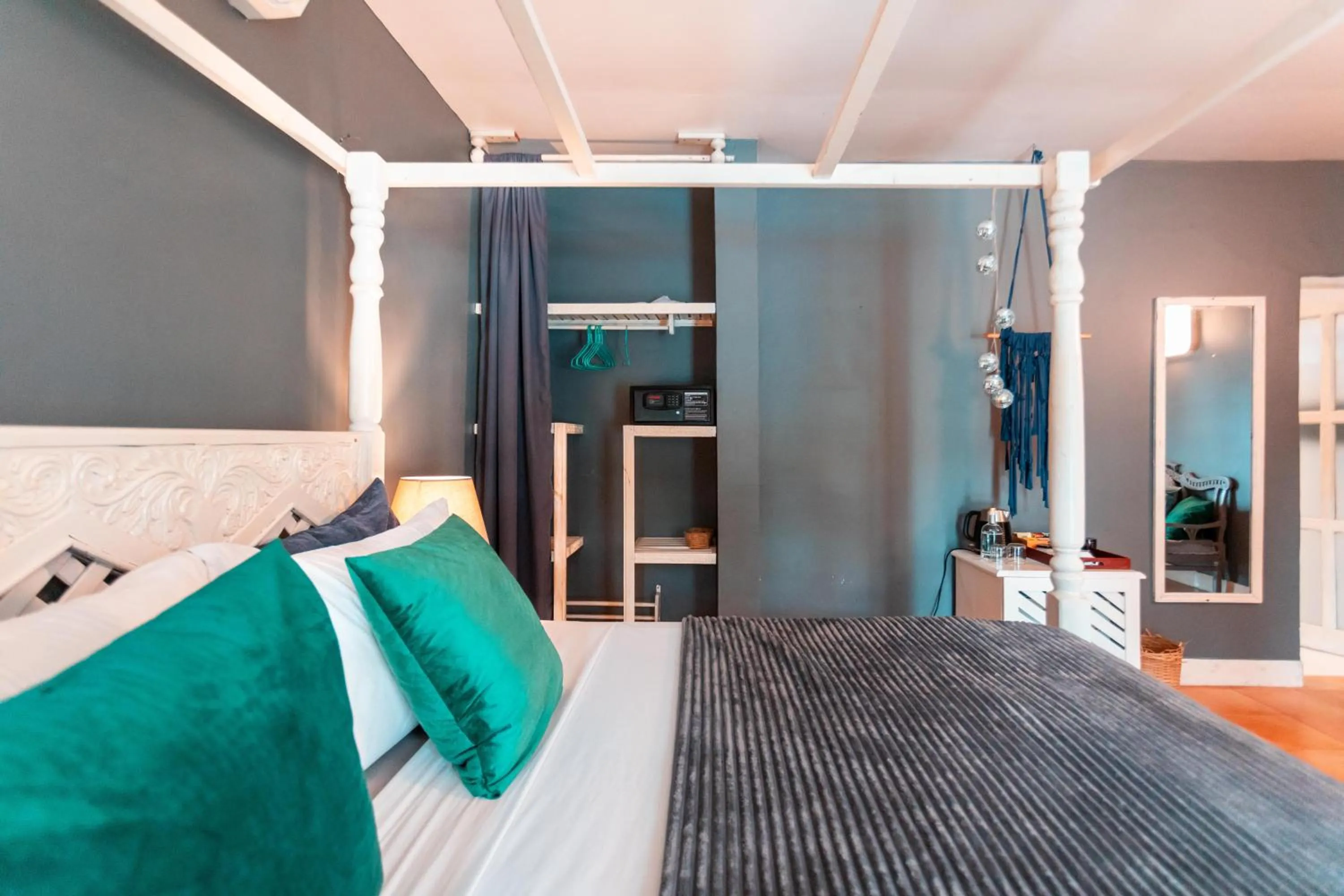 Bed in B4 BOUTIQUE