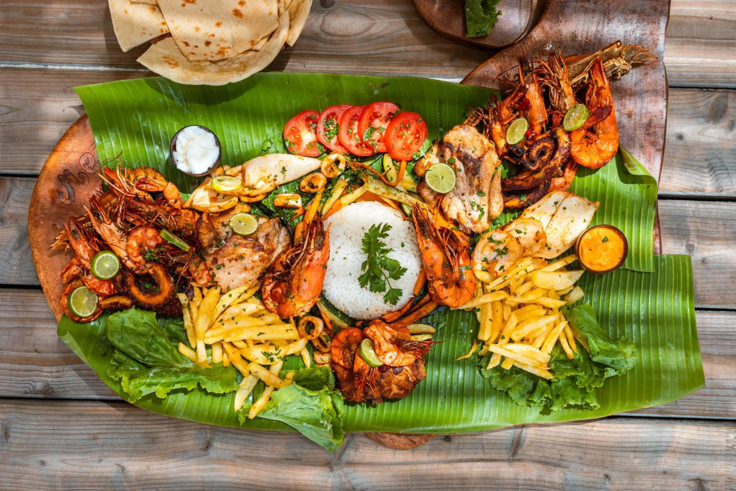 Restaurant/places to eat in B4 BOUTIQUE