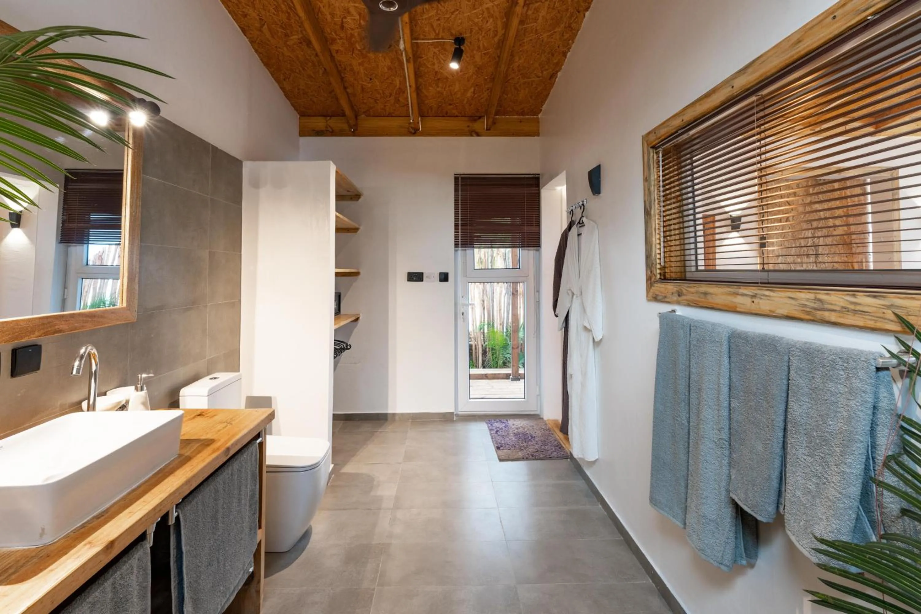 Bathroom in B4 BOUTIQUE