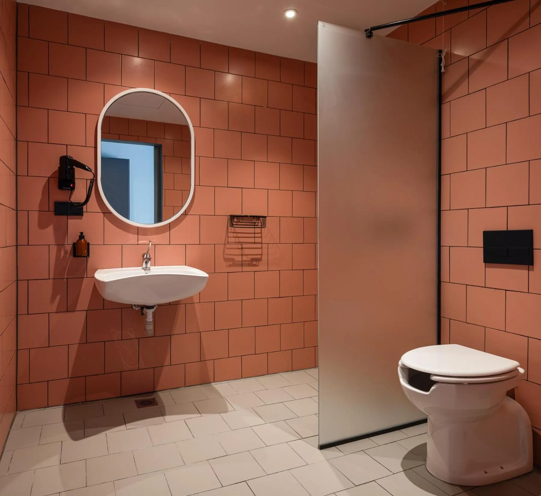 Bathroom in Zeus is Loose Hostel