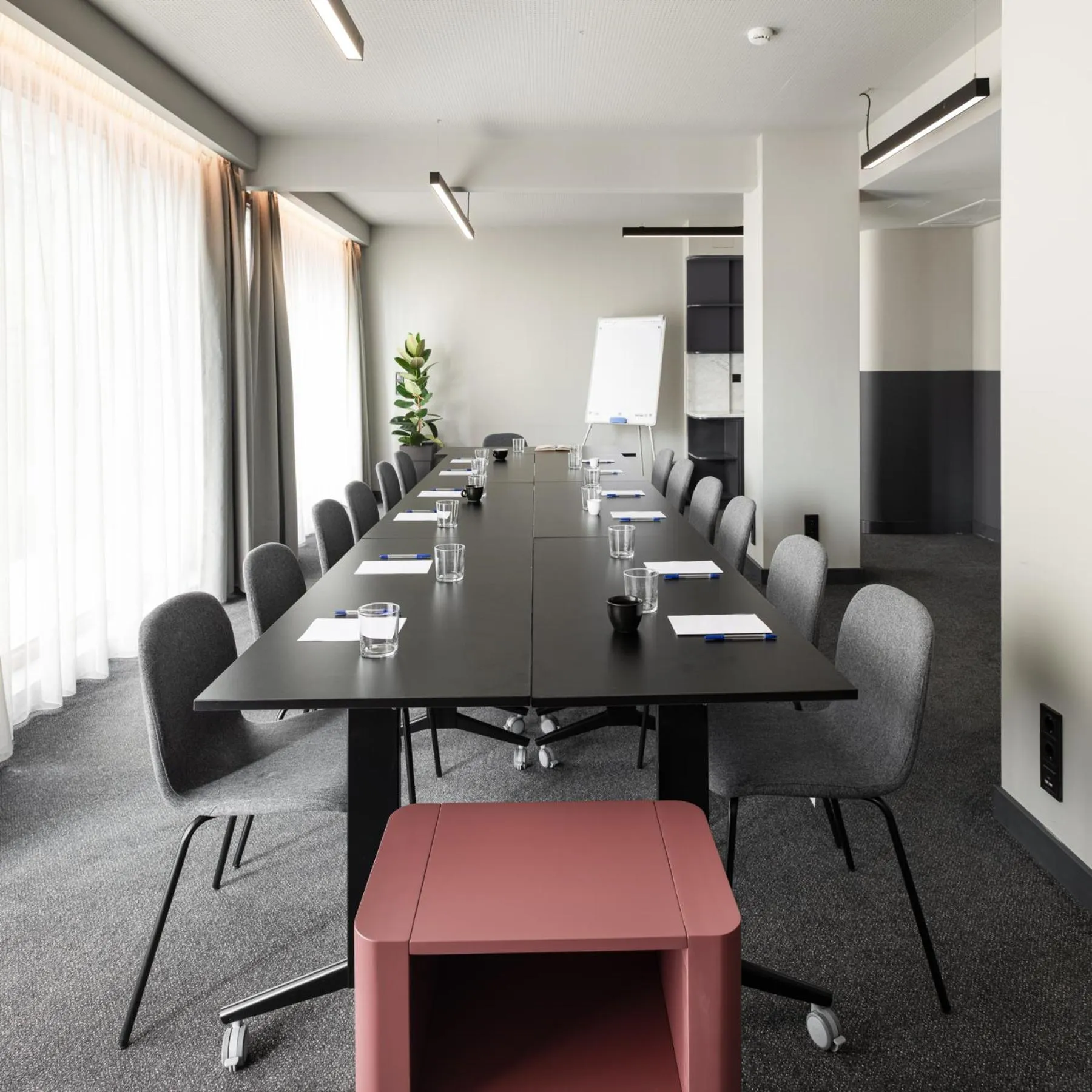 Meeting/conference room in Zeus is Loose Hostel