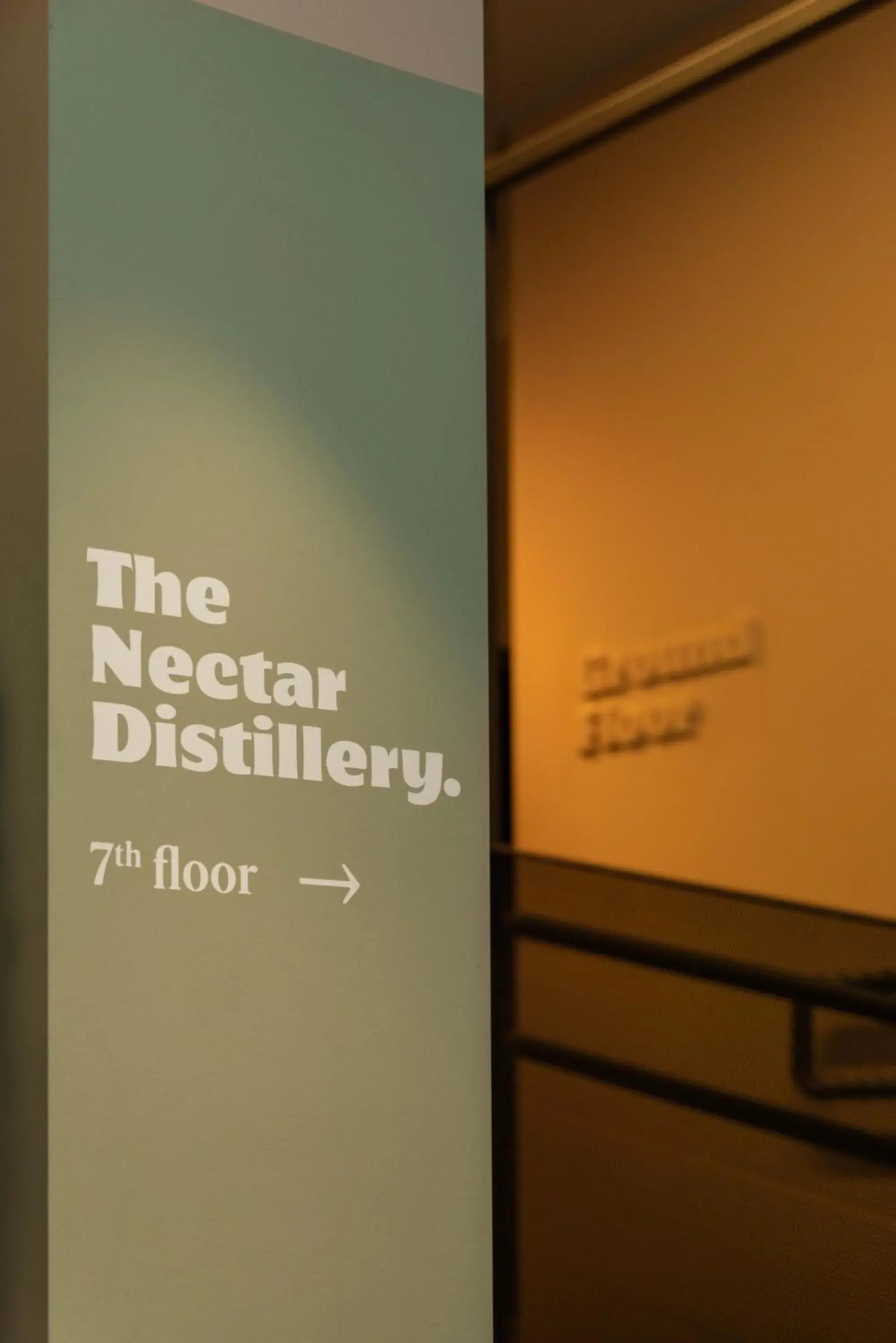 Property building in Zeus is Loose Hostel Property building in Zeus is Loose Hostel