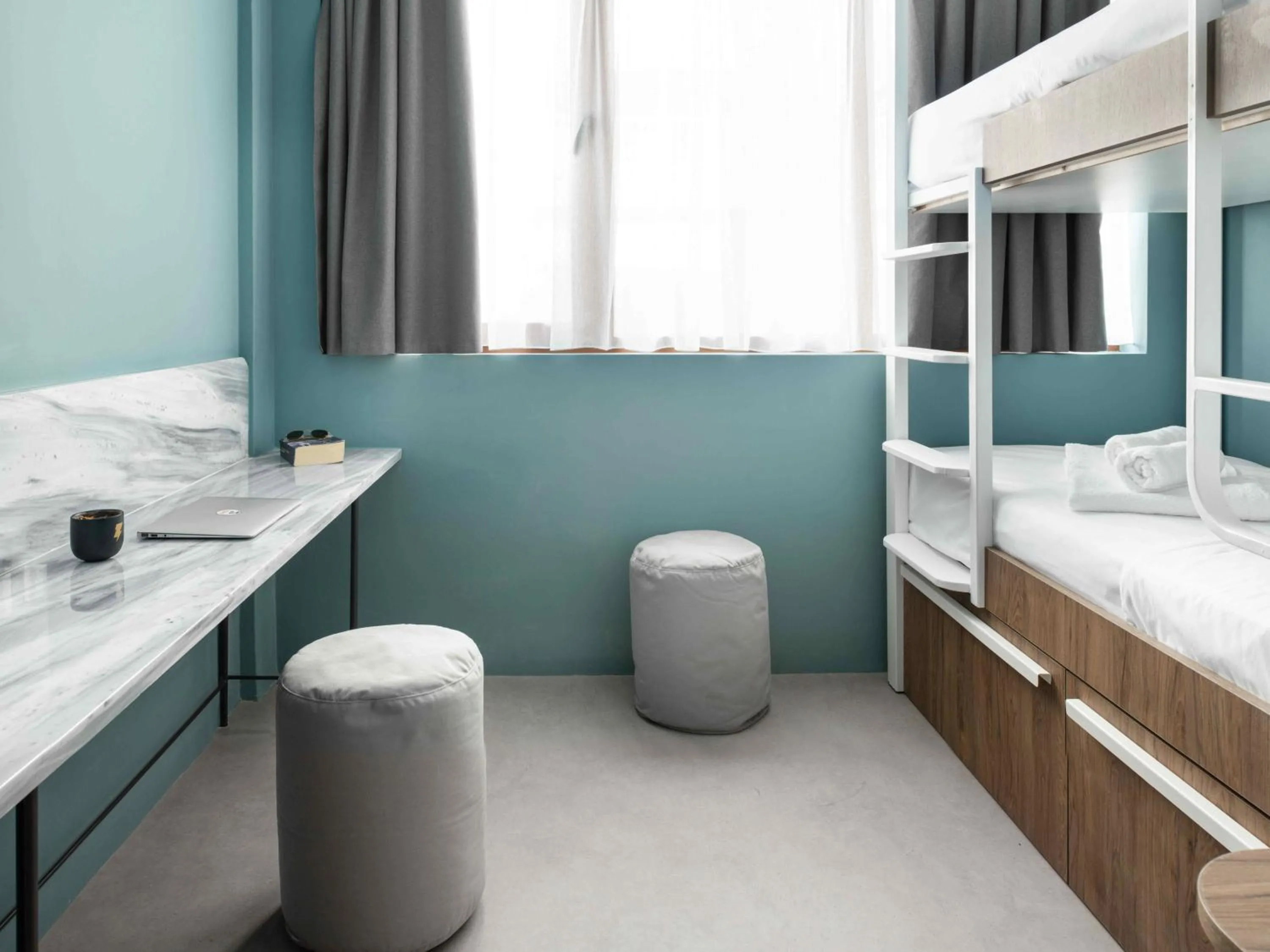 Bed in Zeus is Loose Hostel