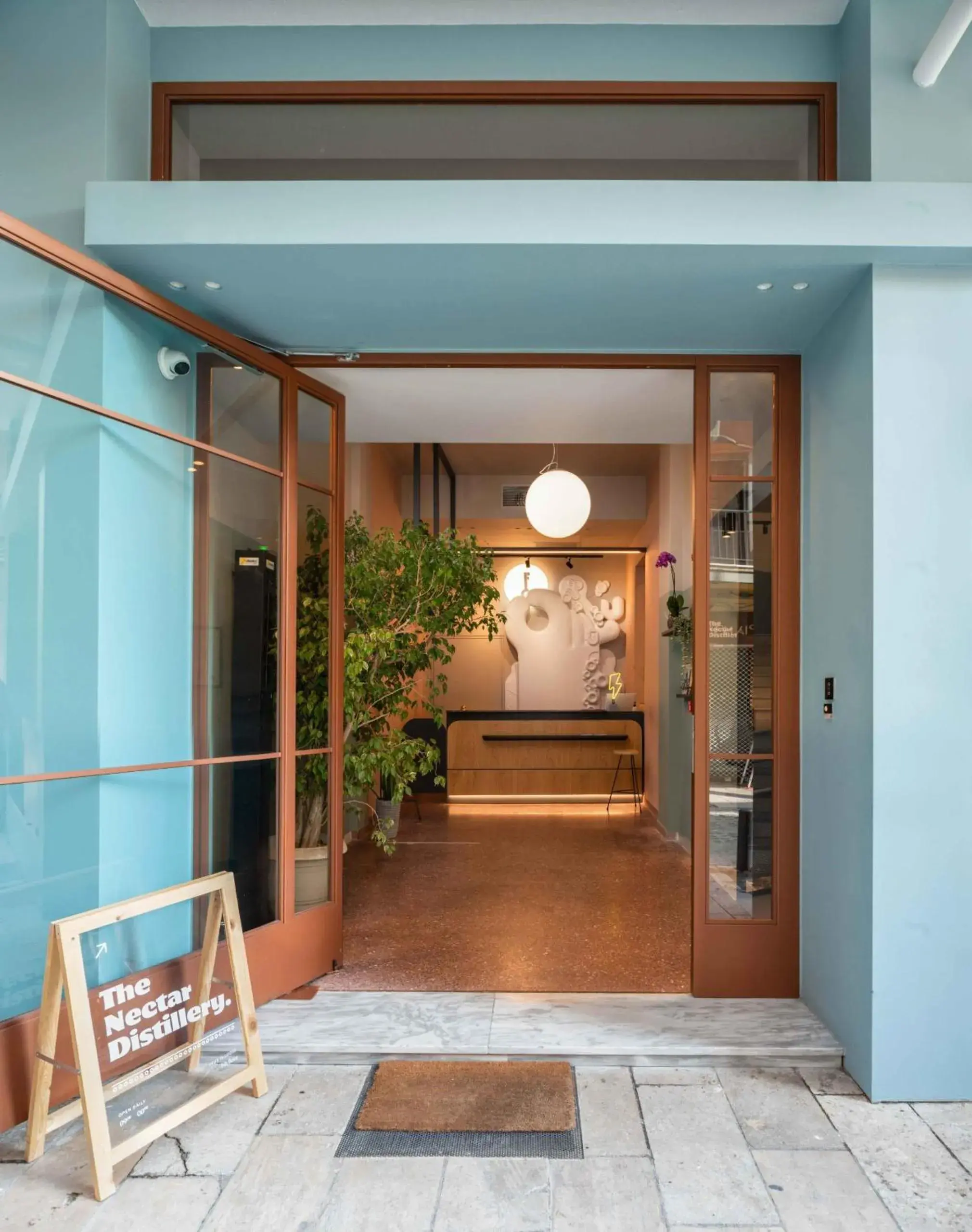 Facade/entrance in Zeus is Loose Hostel Facade/entrance in Zeus is Loose Hostel