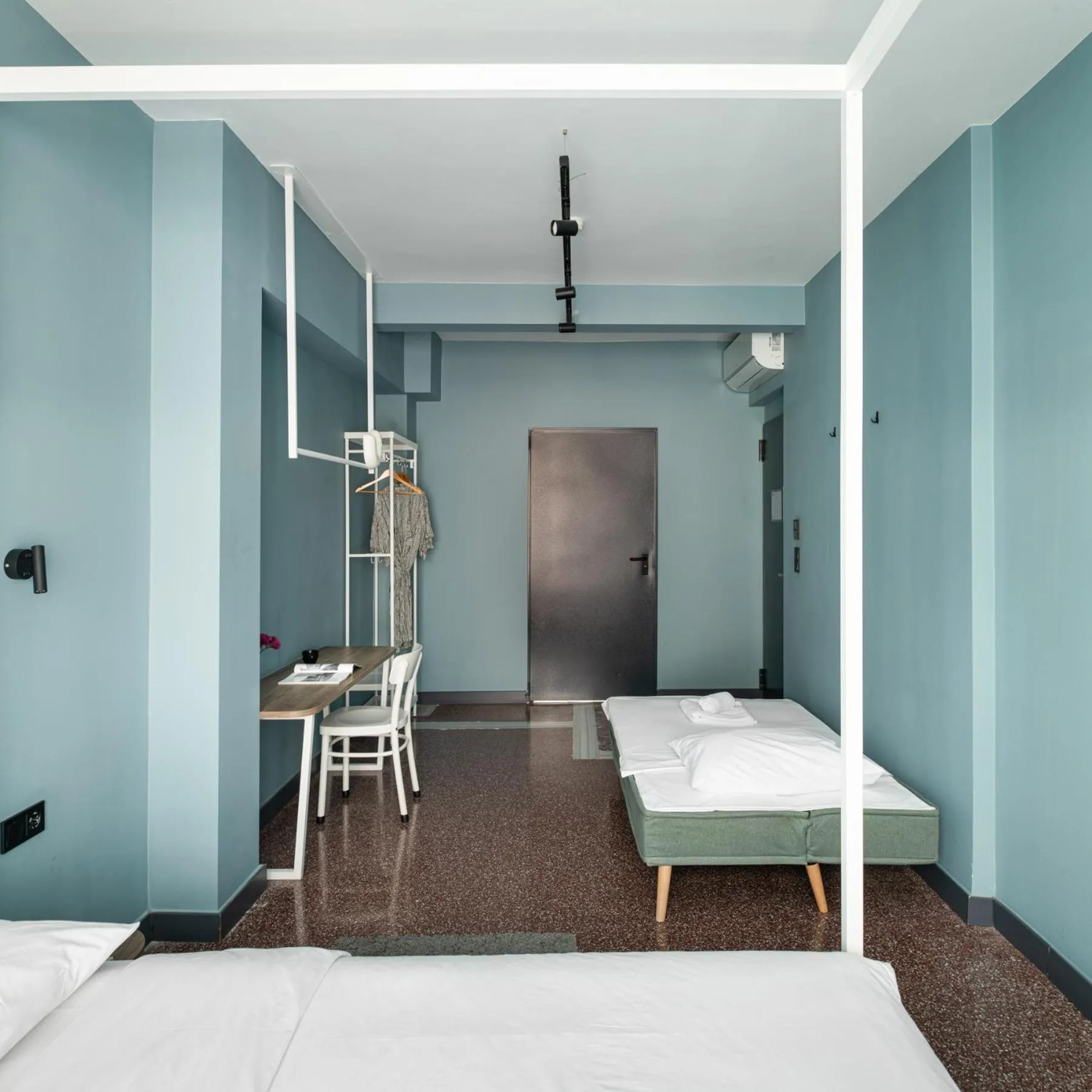 Bedroom, Bed in Zeus is Loose Hostel