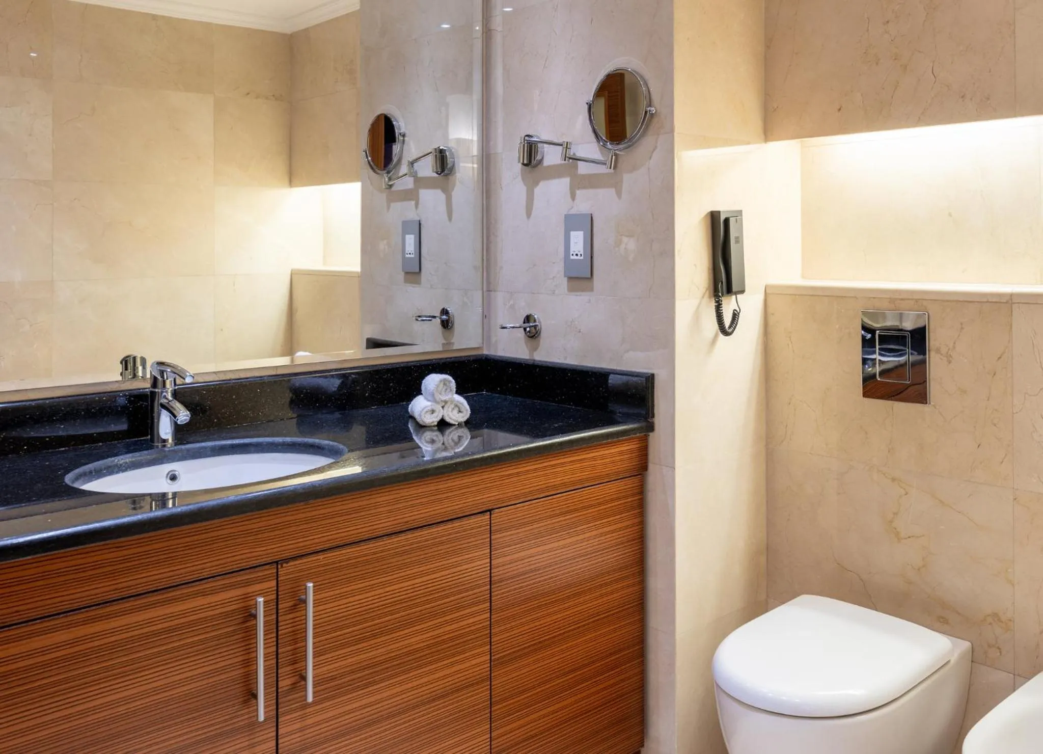 Photo of the whole room in Crowne Plaza Amman by IHG