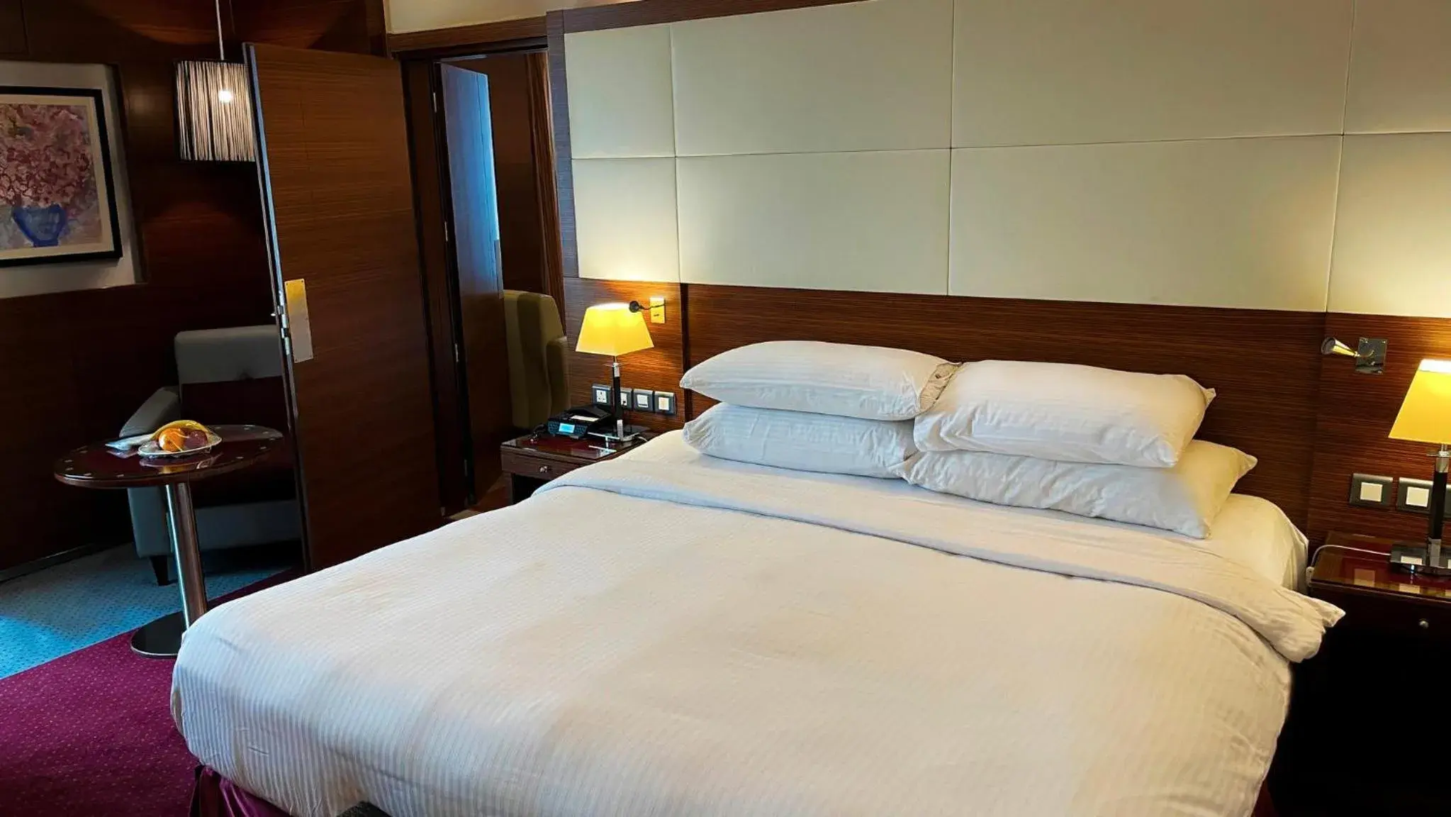 Photo of the whole room, Bed in Crowne Plaza Amman by IHG Photo of the whole room, Bed in Crowne Plaza Amman by IHG