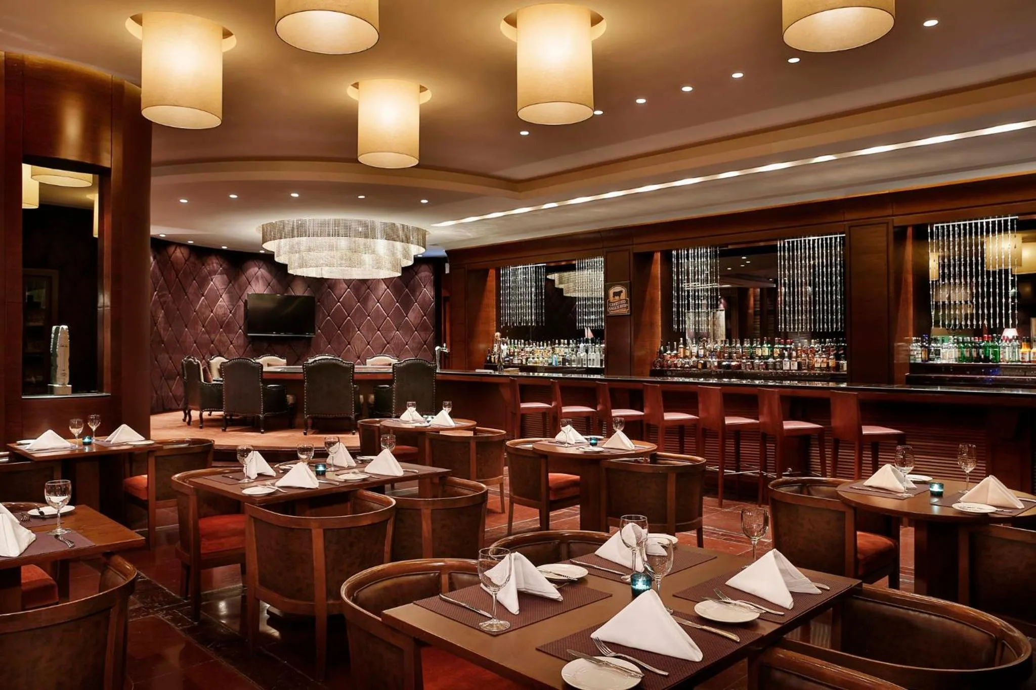 Lounge or bar in Crowne Plaza Amman by IHG