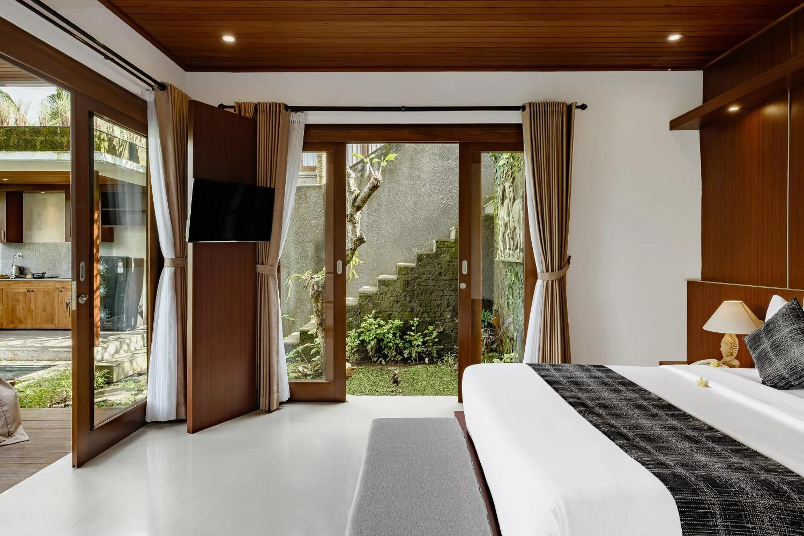 Bed in Yanyan Resort Ubud