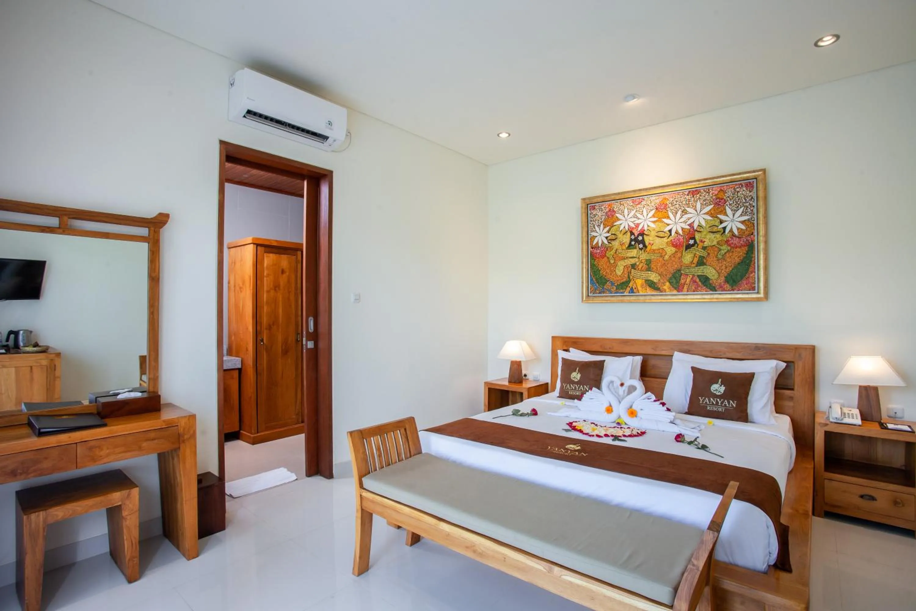 Bed in Yanyan Resort Ubud