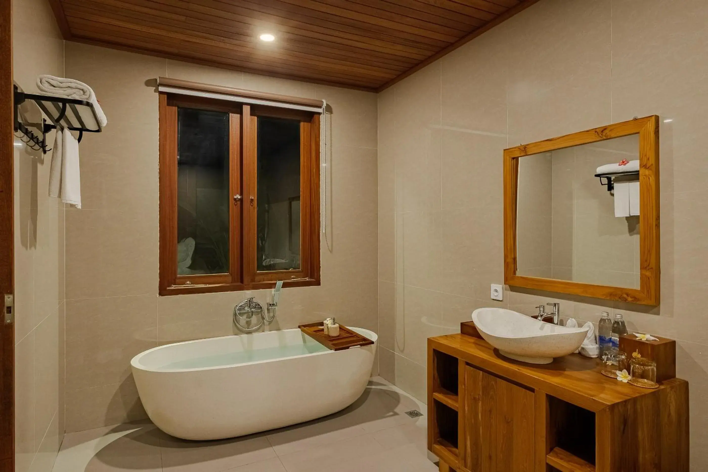 Bath in Yanyan Resort Ubud Bath in Yanyan Resort Ubud