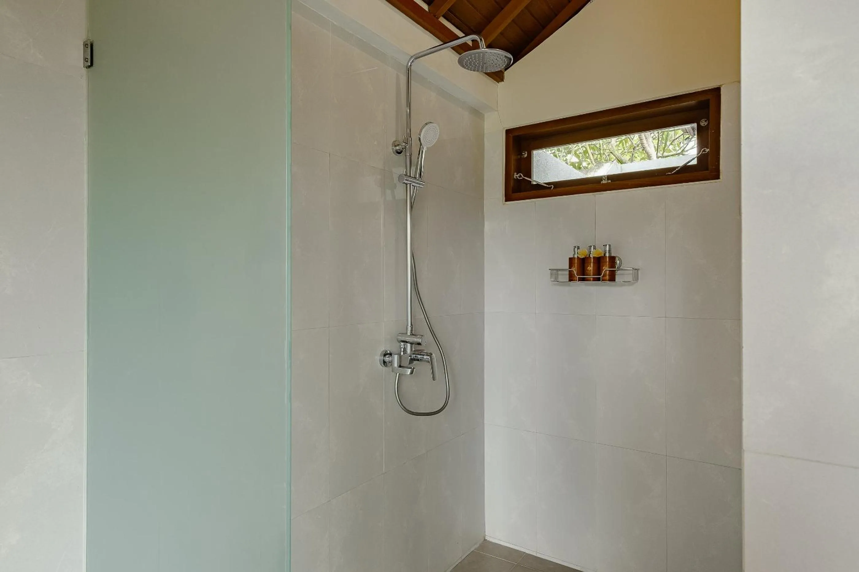 Shower in Yanyan Resort Ubud