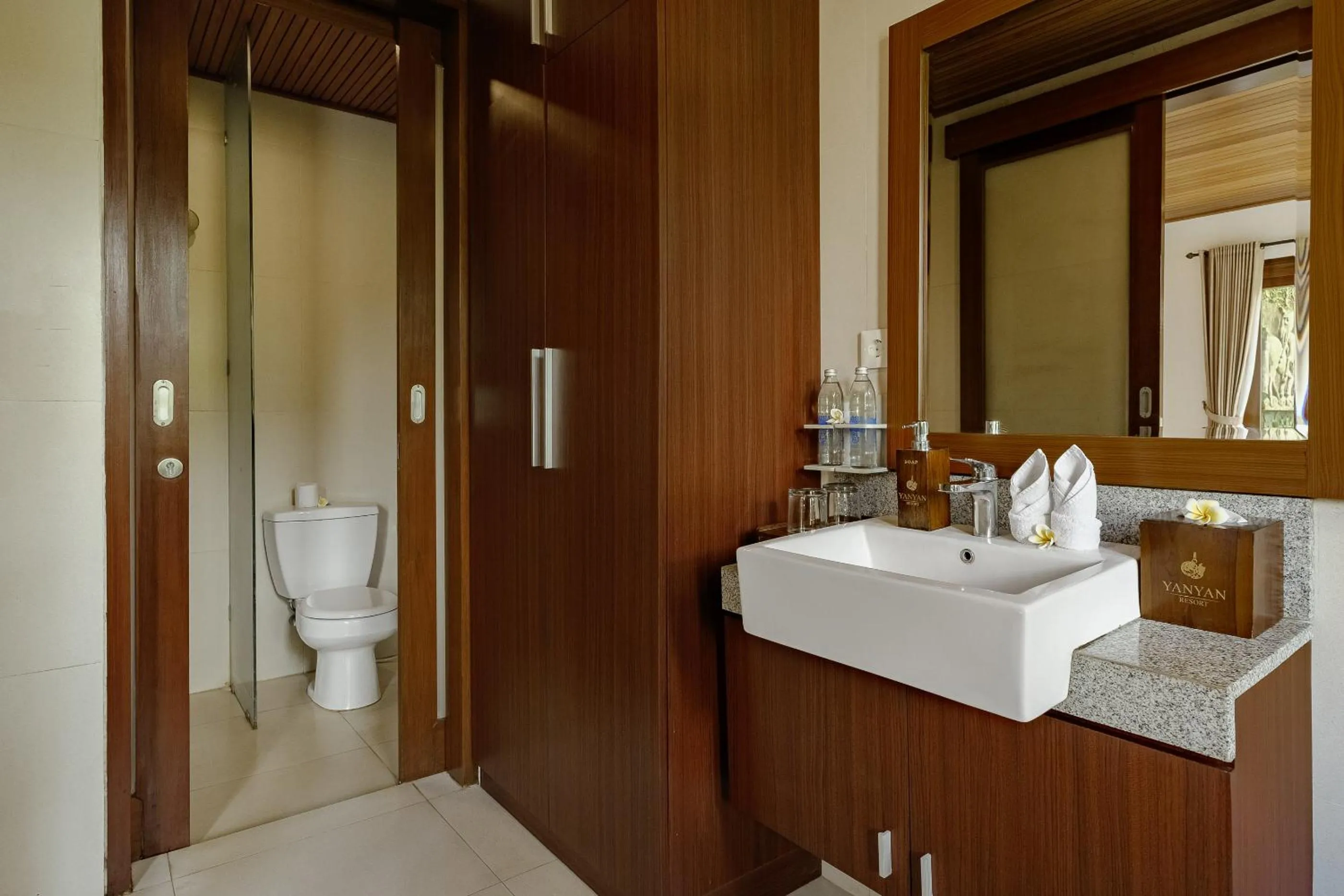 Toilet in Yanyan Resort Ubud