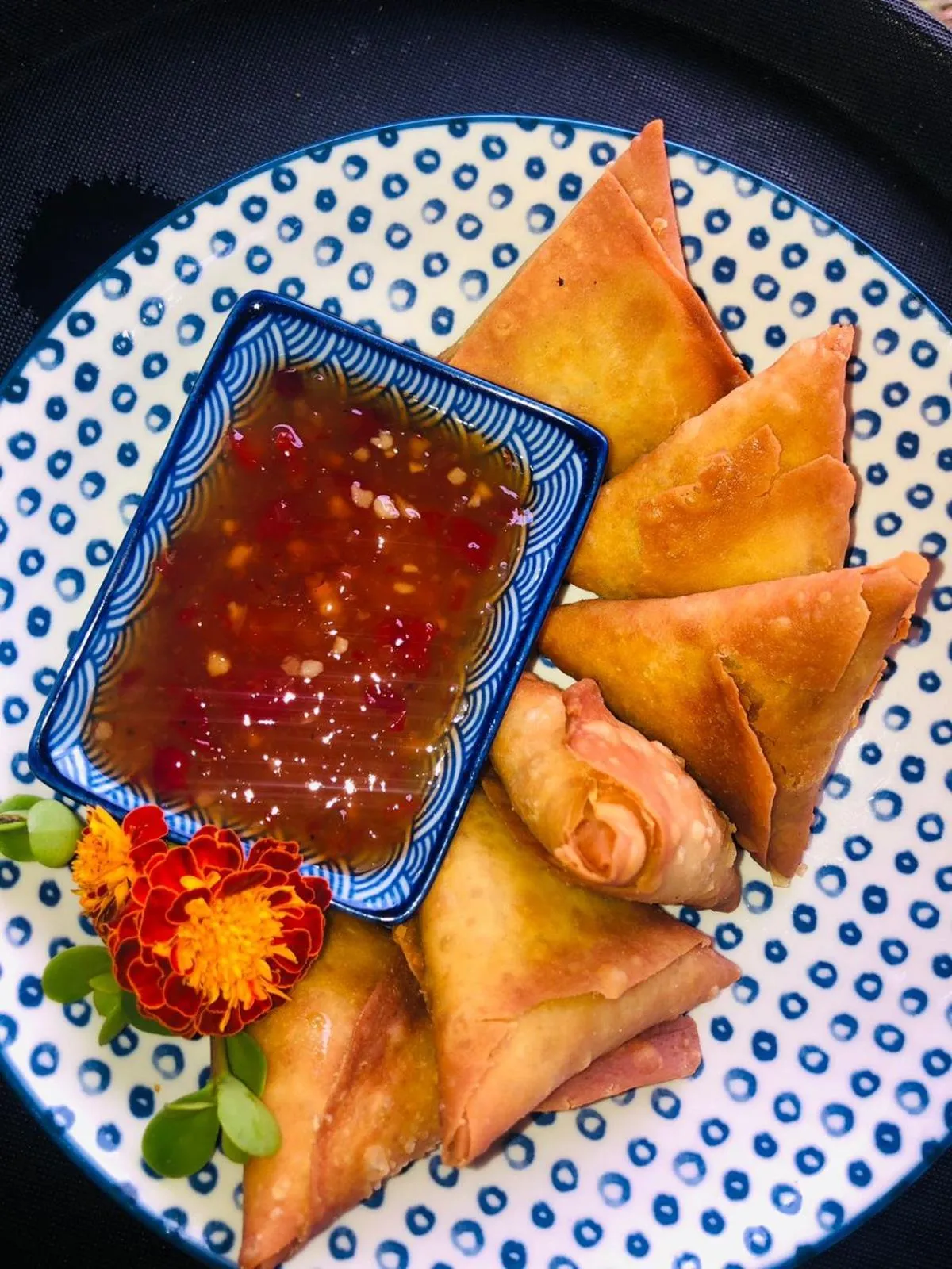 Restaurant/places to eat in Aerotel