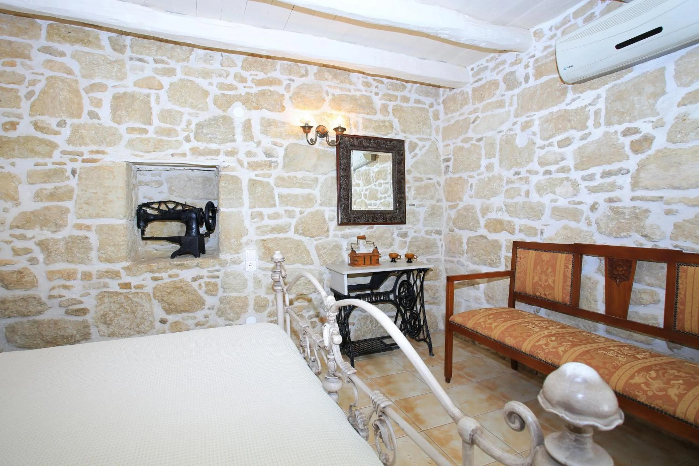 Bedroom, Bed in Villa Oasis