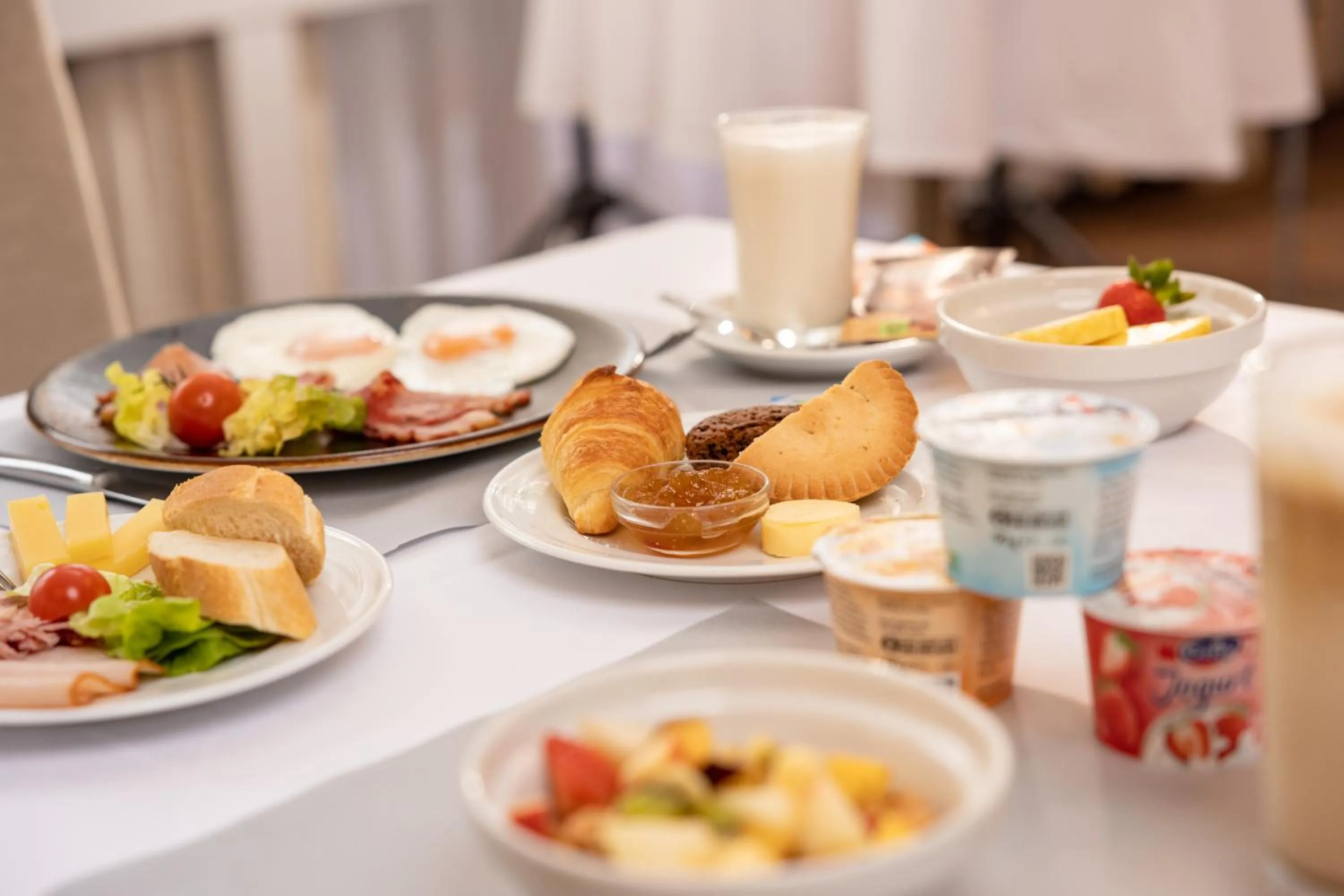 Breakfast in Adhhoc Hotel