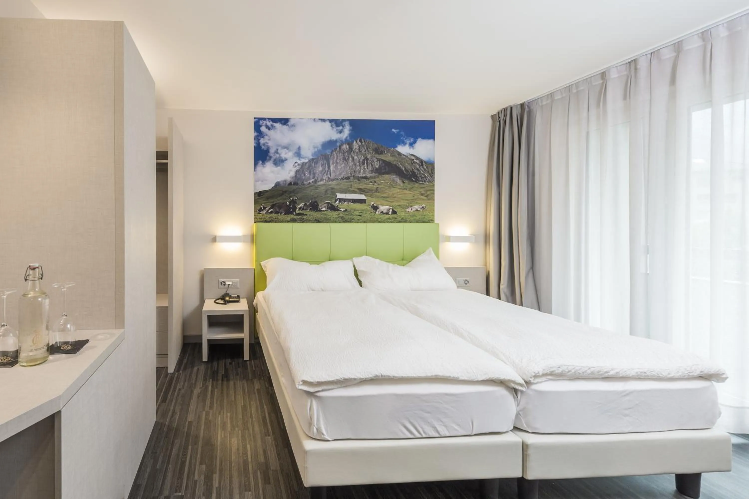 Day, Bed in Adhhoc Hotel