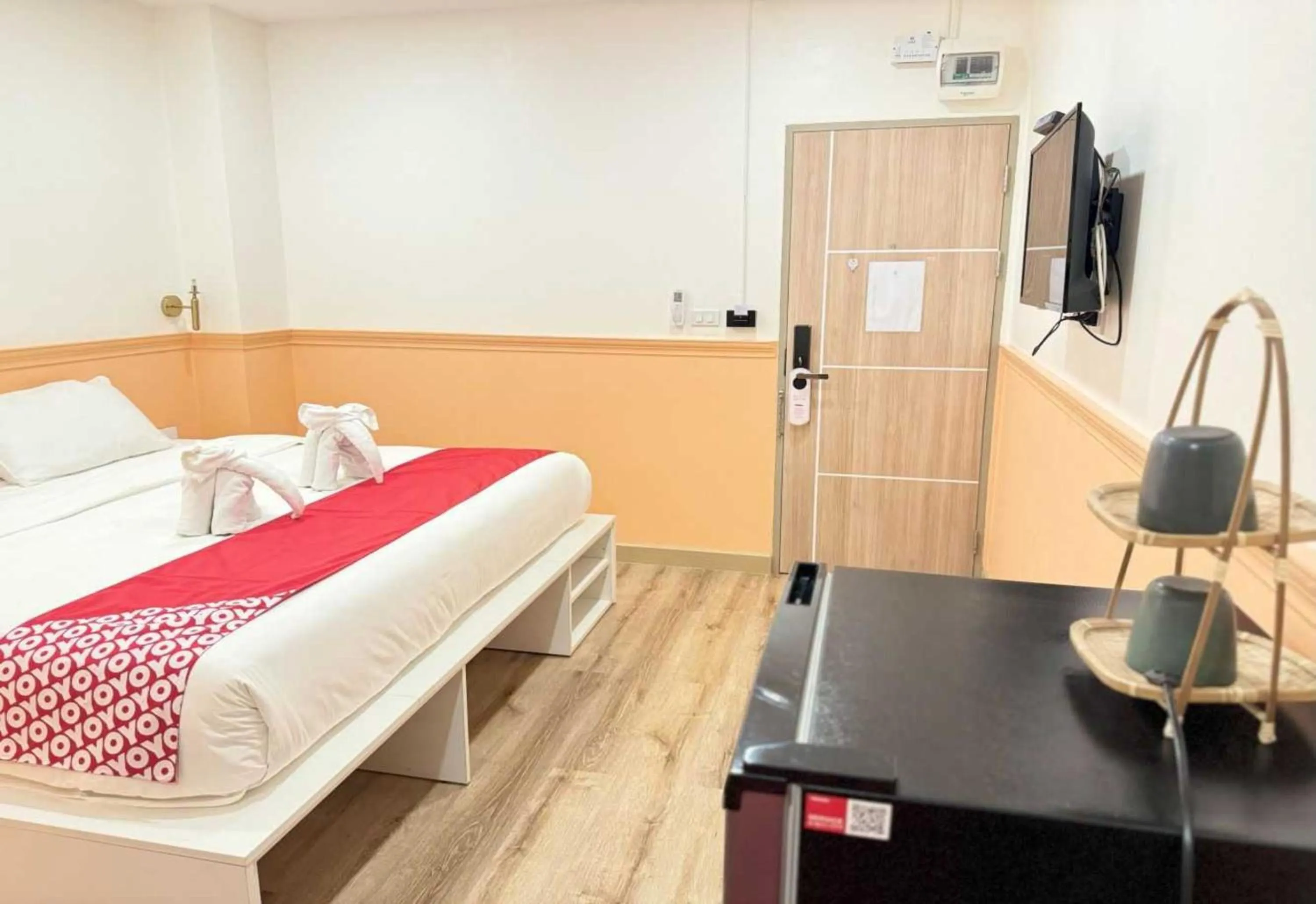 Photo of the whole room, Bed in Collection O The Singha Chiangmai Hotel