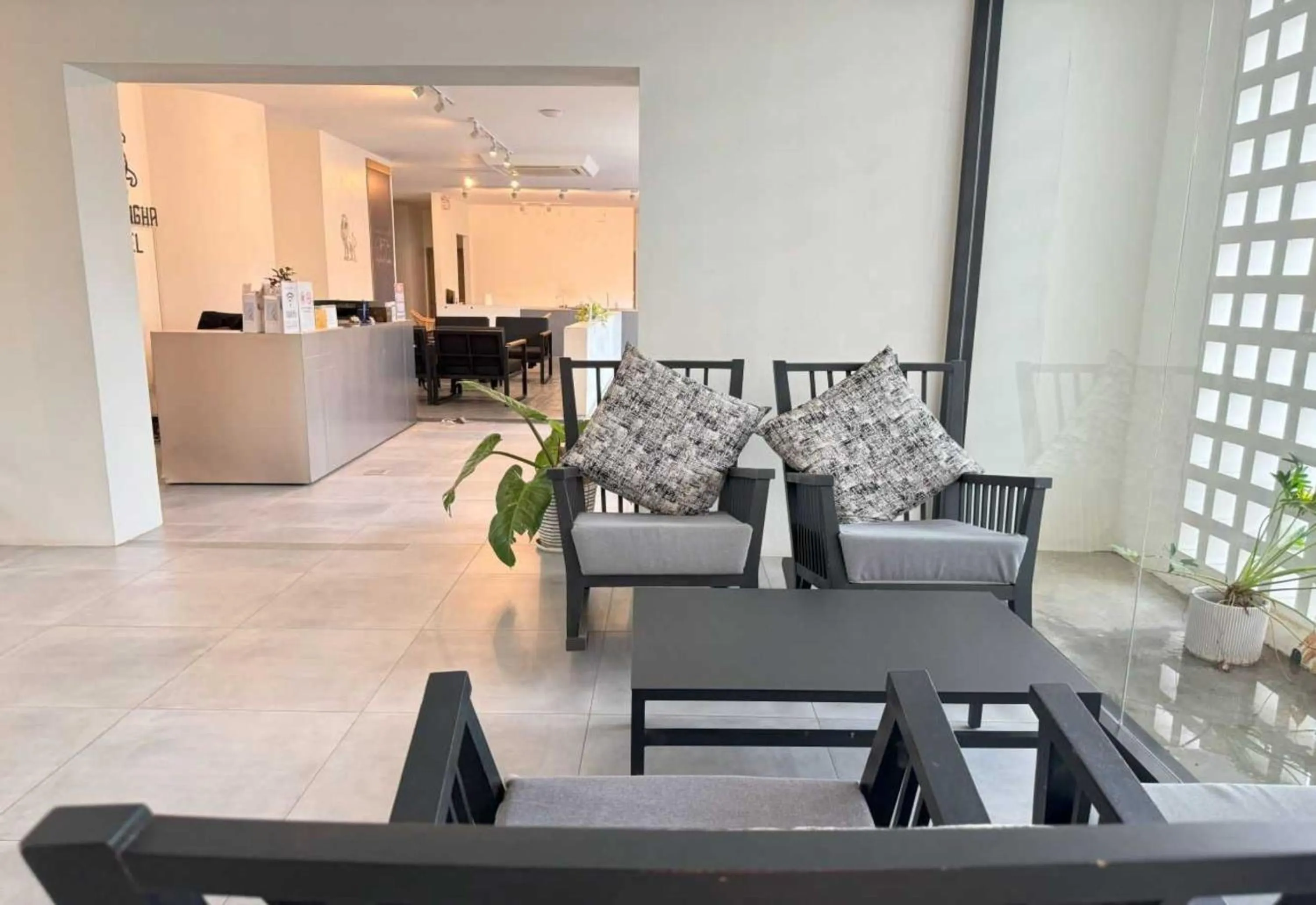 Seating area in Collection O The Singha Chiangmai Hotel