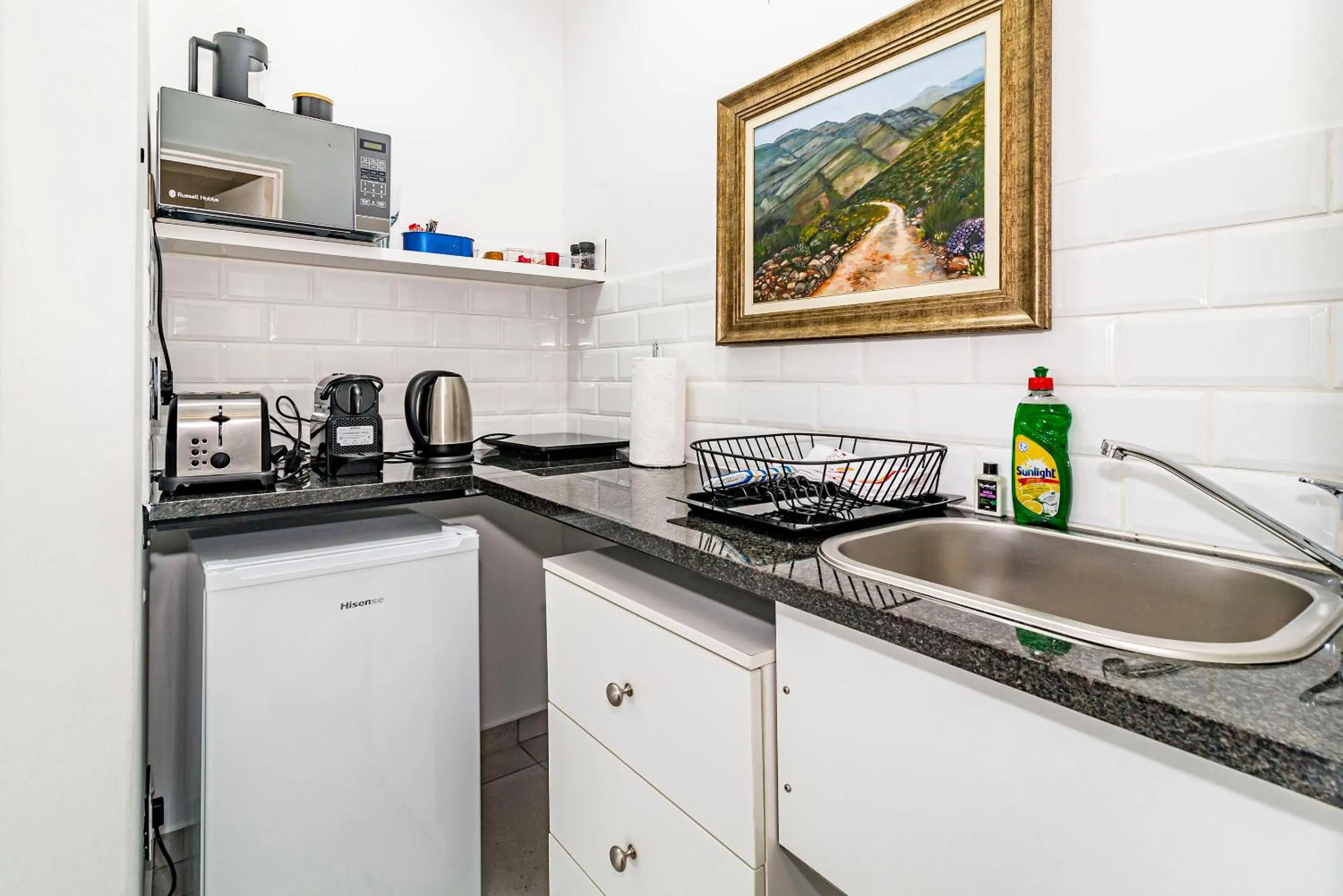 Kitchen or kitchenette in 5 Rembrandt Guesthouse
