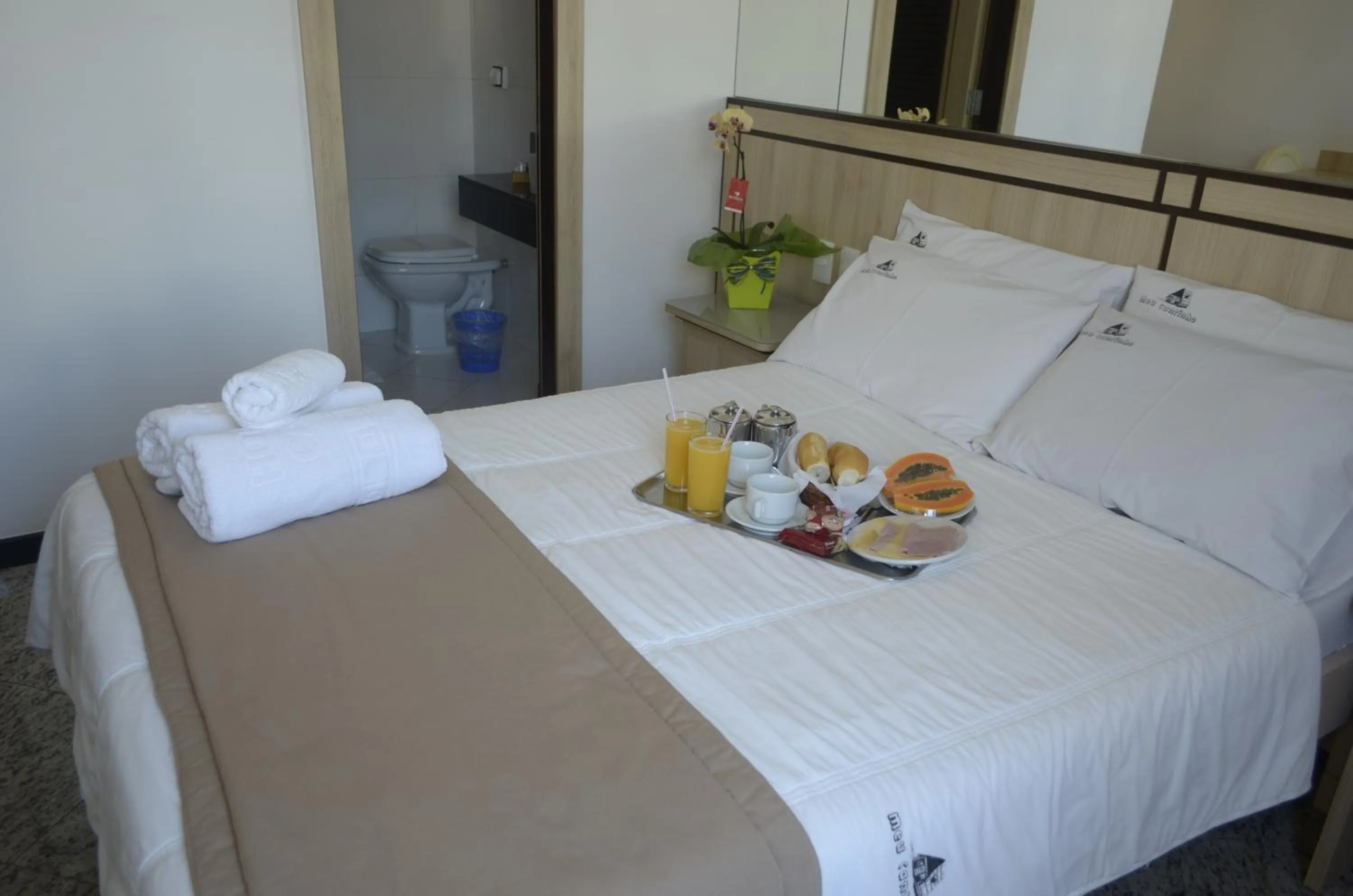 Photo of the whole room, Bed in Hotel Meu Cantinho (Adults Only)