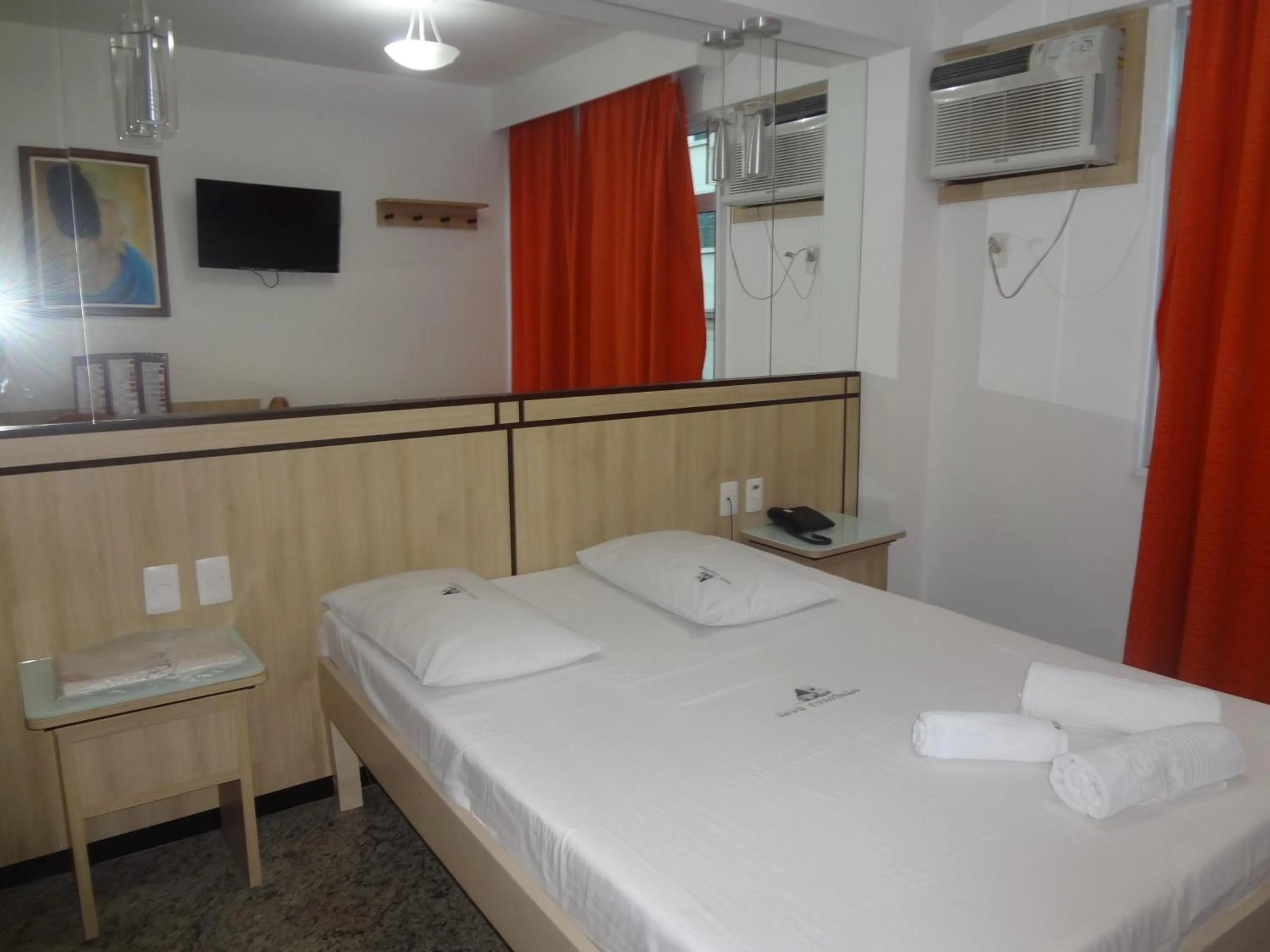 Photo of the whole room, Bed in Hotel Meu Cantinho (Adults Only)
