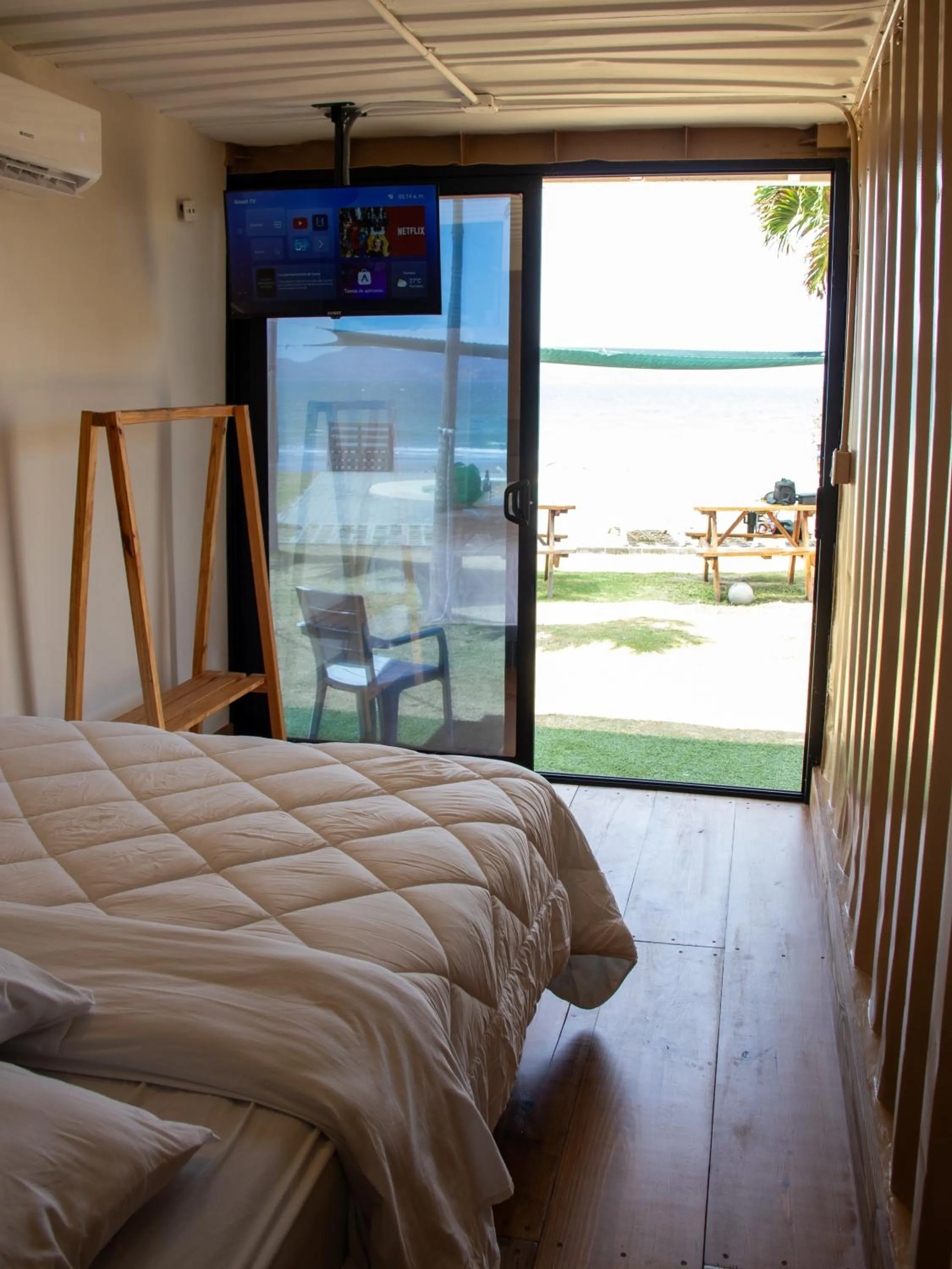 Patio, Bed in Nomada Republic Hotel Punta Chame