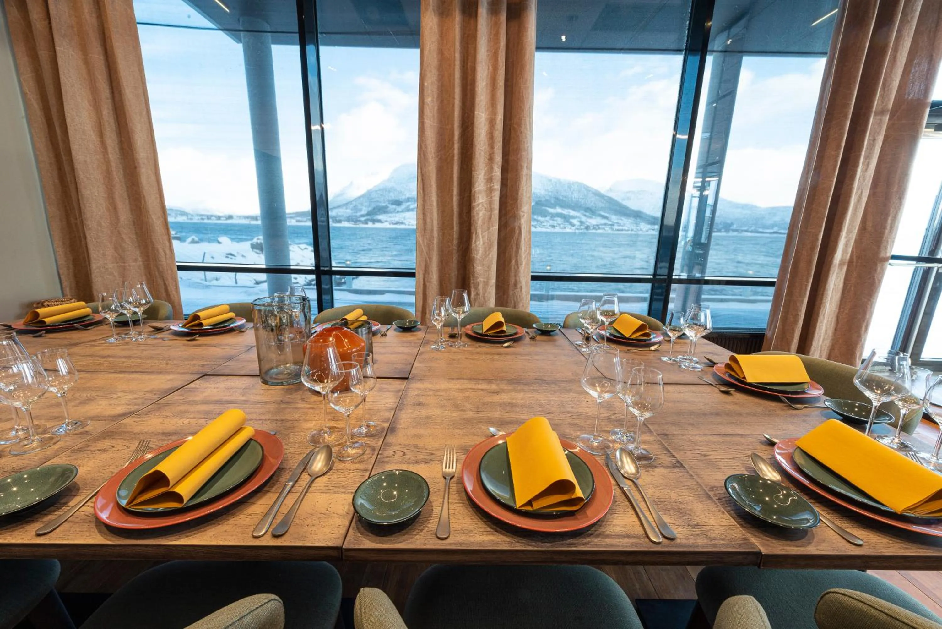 Restaurant/places to eat in Scandic Sortland