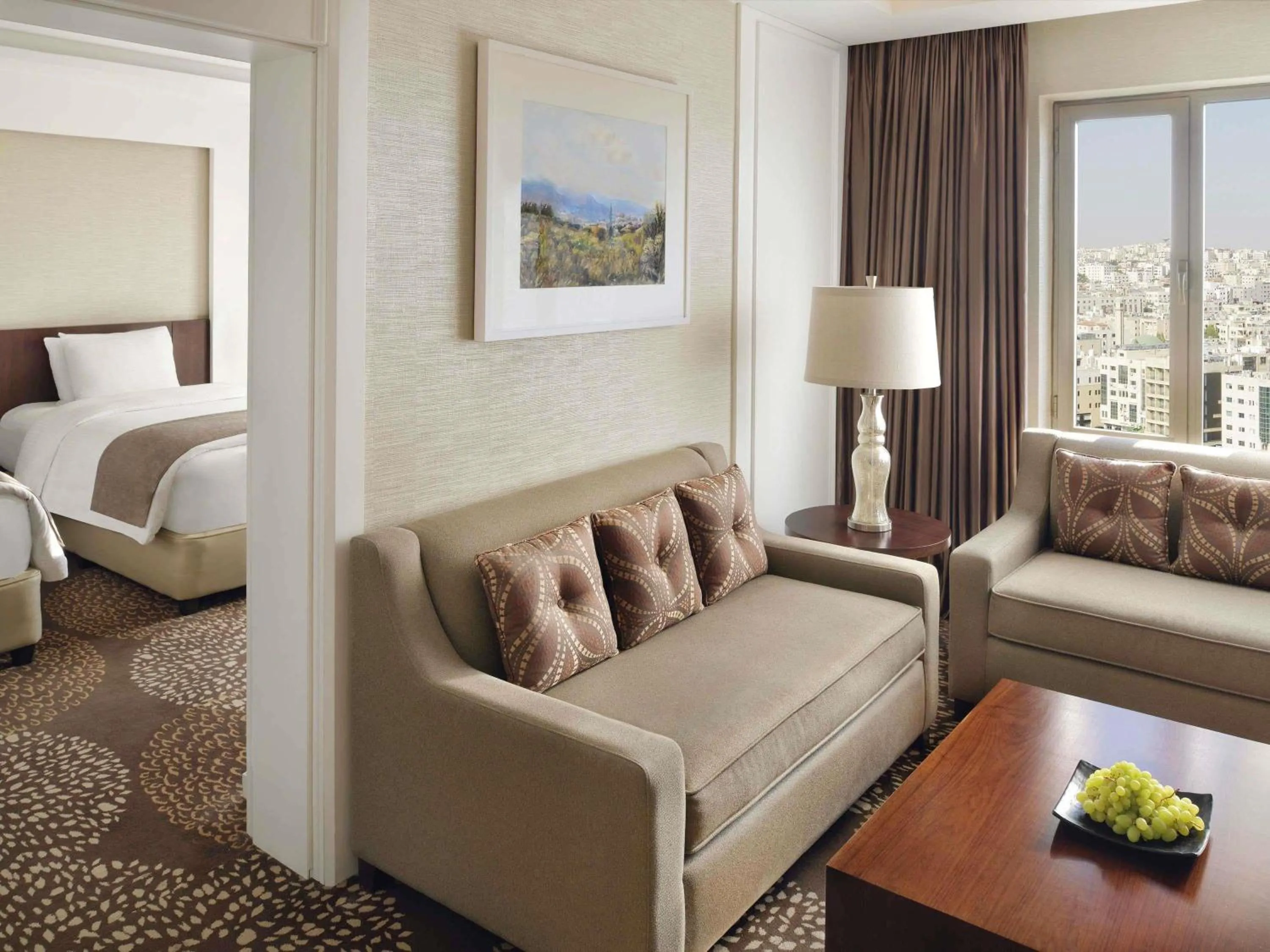 Bedroom, Bed in Mövenpick Hotel Amman