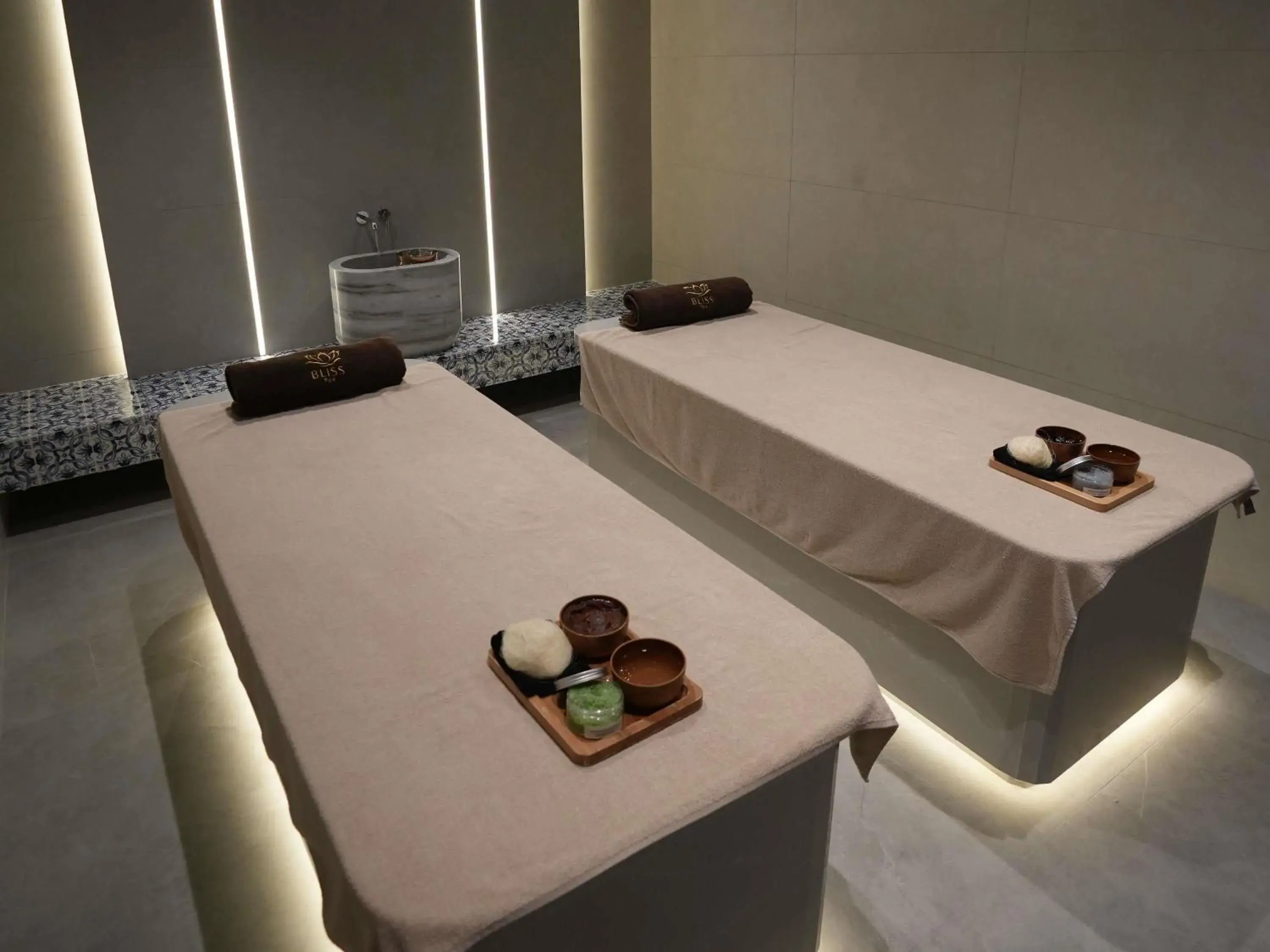 Spa and wellness centre/facilities in Mövenpick Hotel Amman Spa and wellness centre/facilities in Mövenpick Hotel Amman