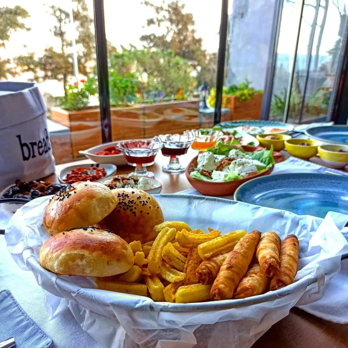 Restaurant/places to eat in Variante Hotel