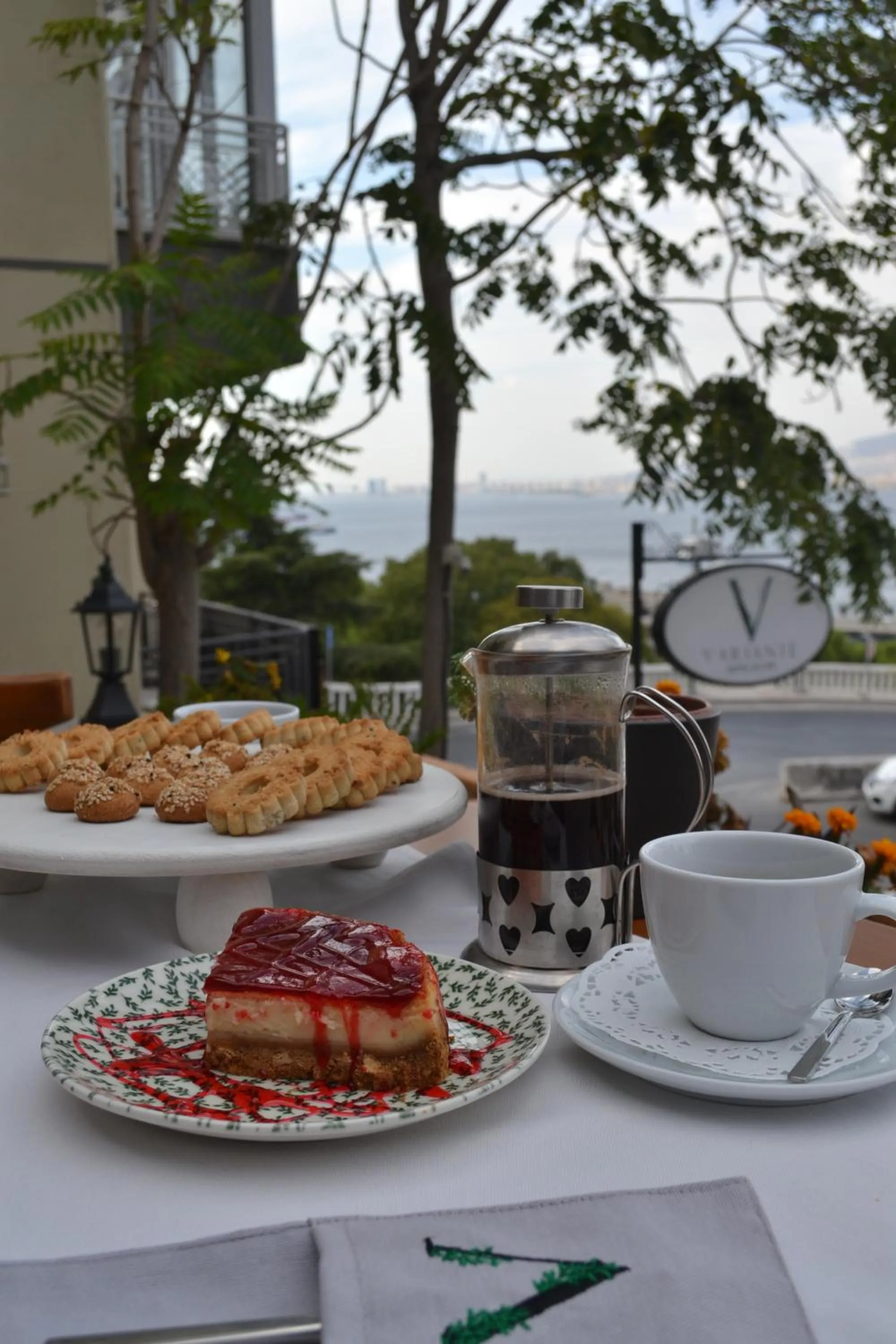 Restaurant/places to eat in Variante Hotel