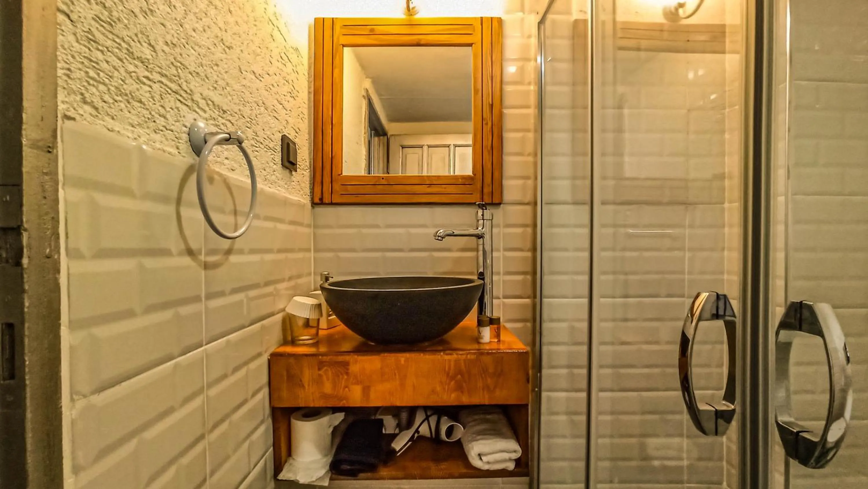 Bathroom in Variante Hotel