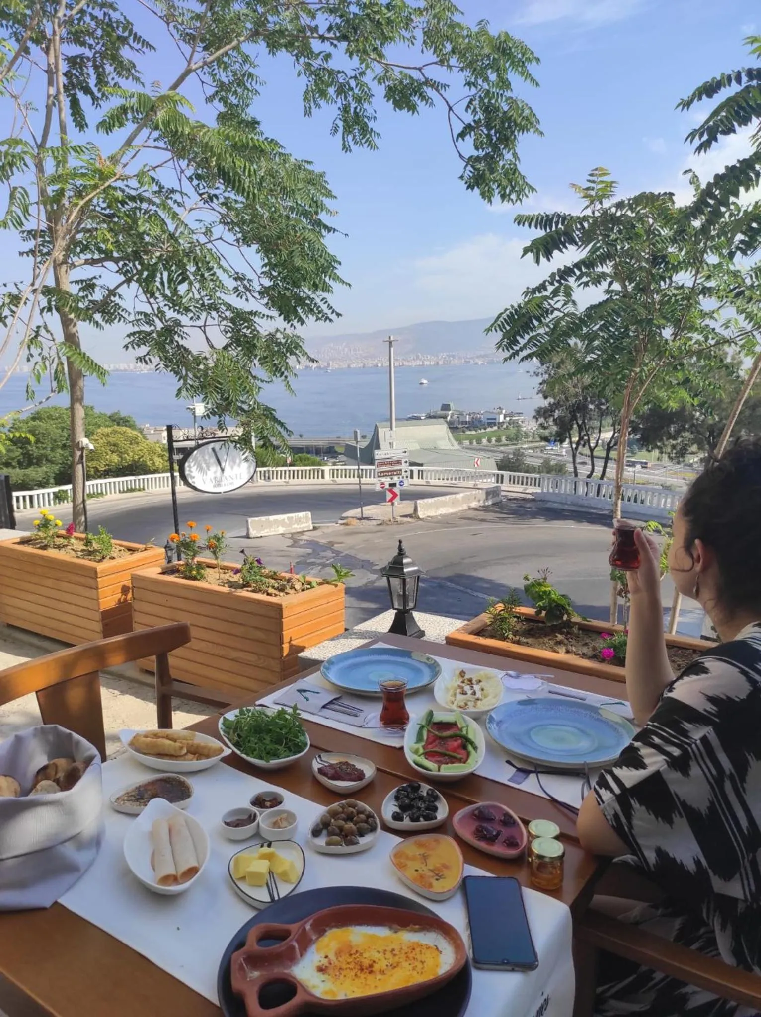 Restaurant/places to eat in Variante Hotel