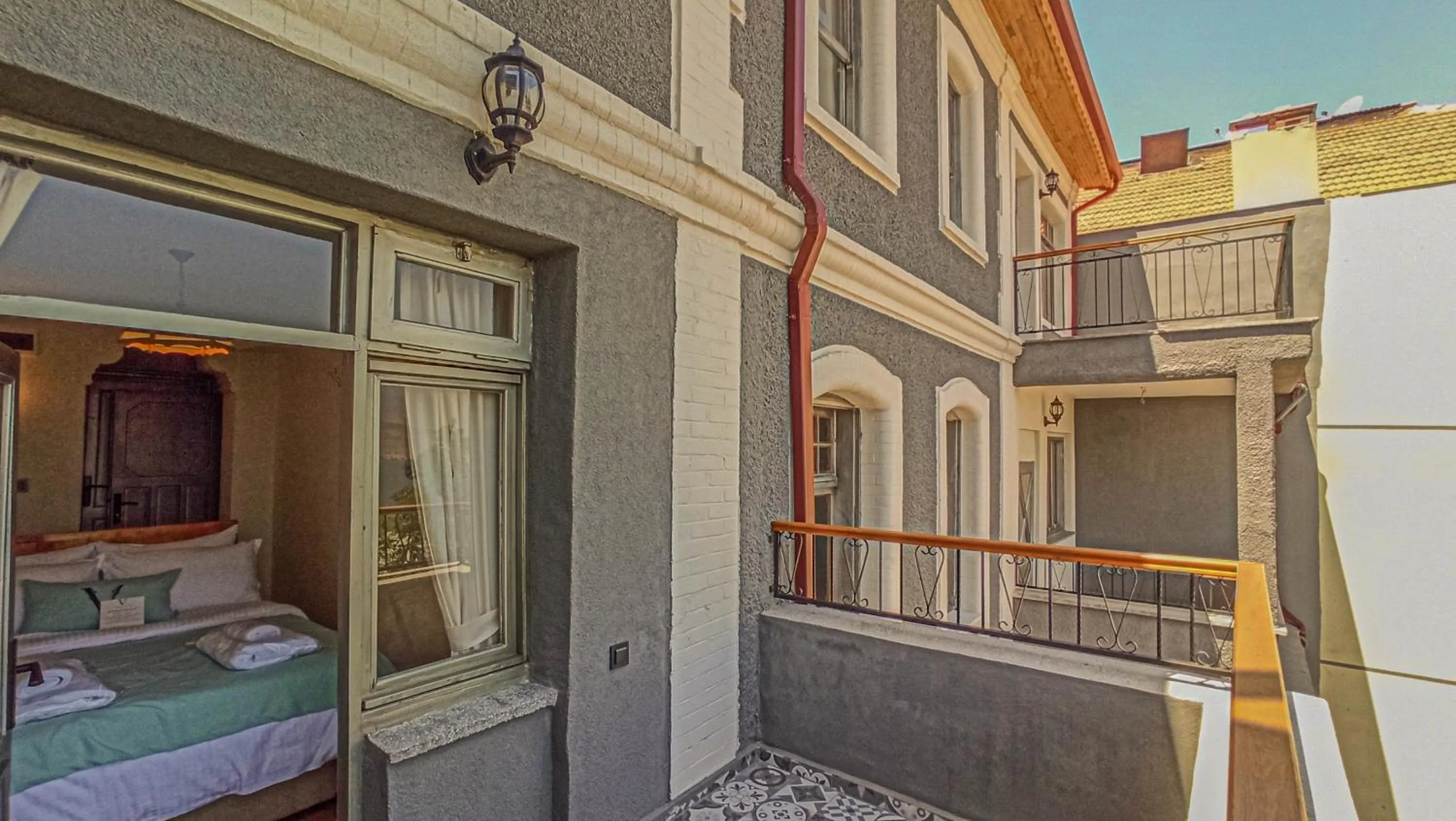 Property building in Variante Hotel