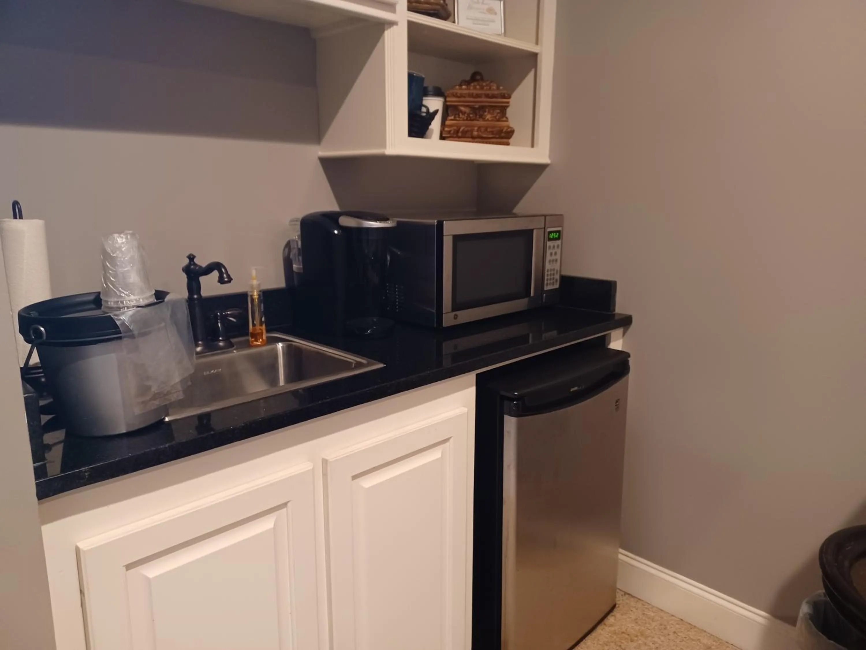 Coffee/tea facilities in Natchez Manor Bed & Breakfast