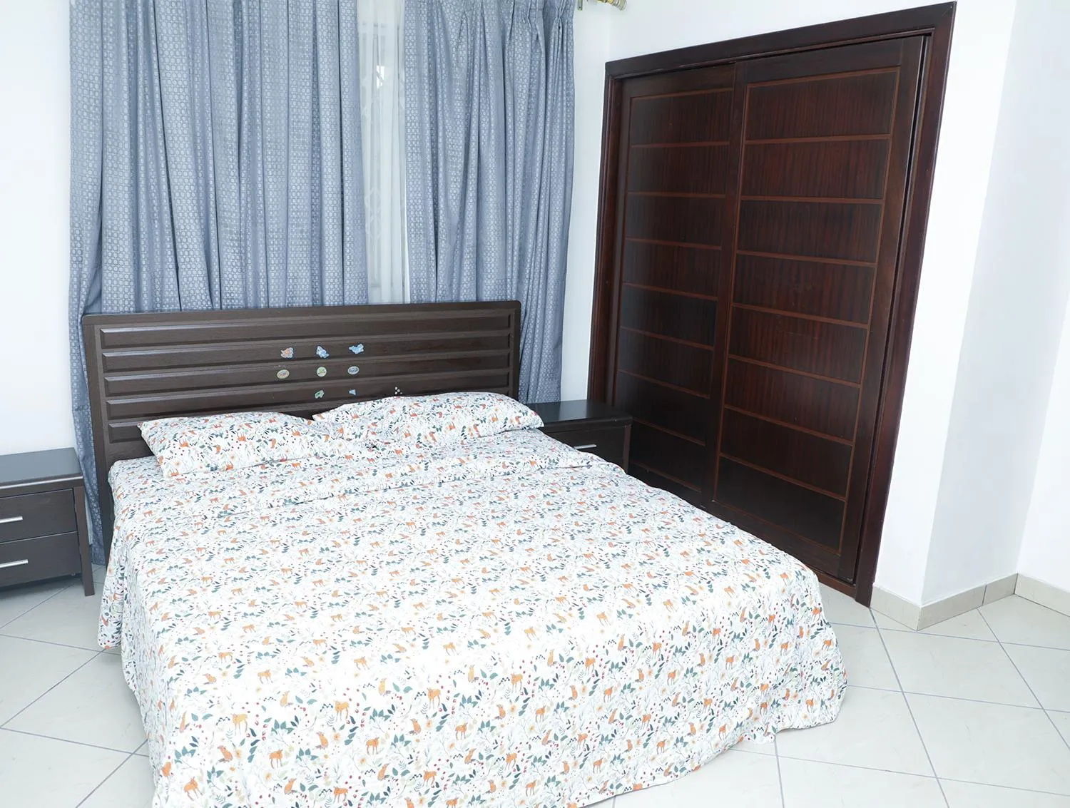 Bed in Monarch Hotel