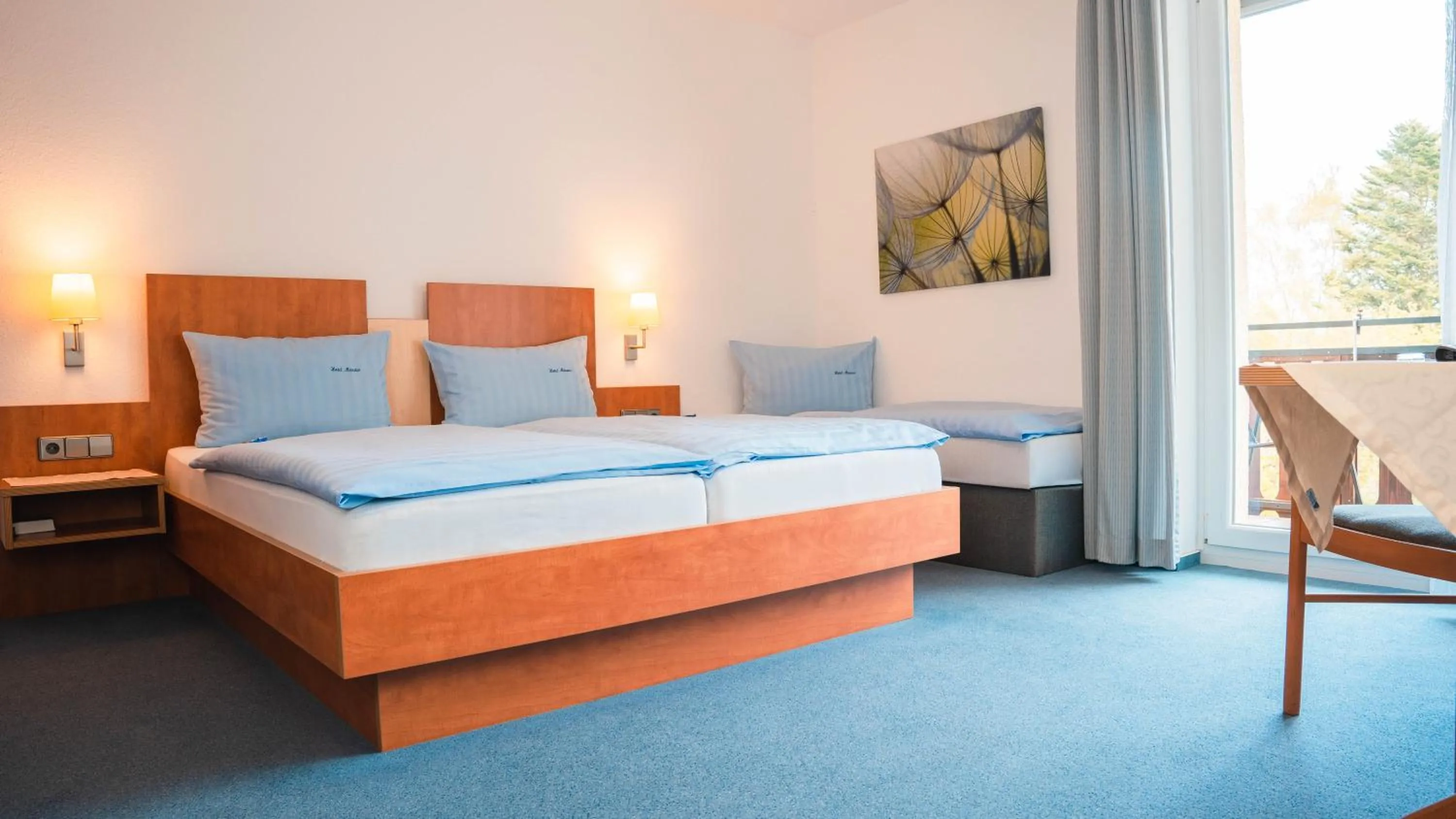 Photo of the whole room, Bed in Hotel Münster