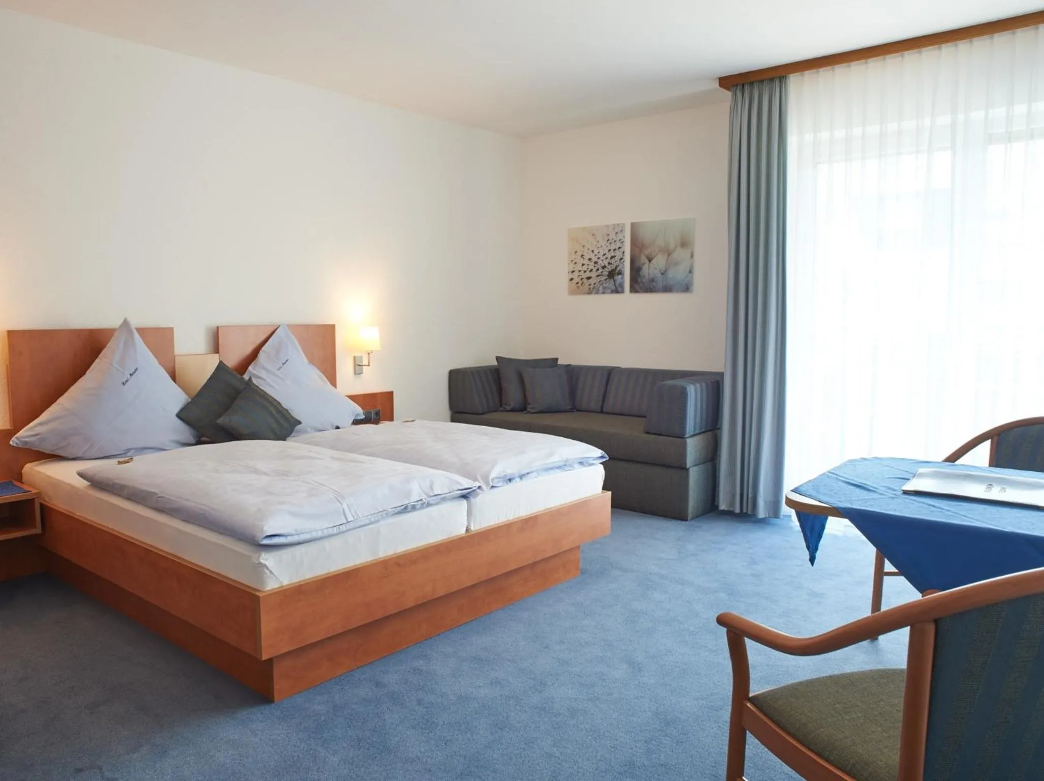 Photo of the whole room, Bed in Hotel Münster