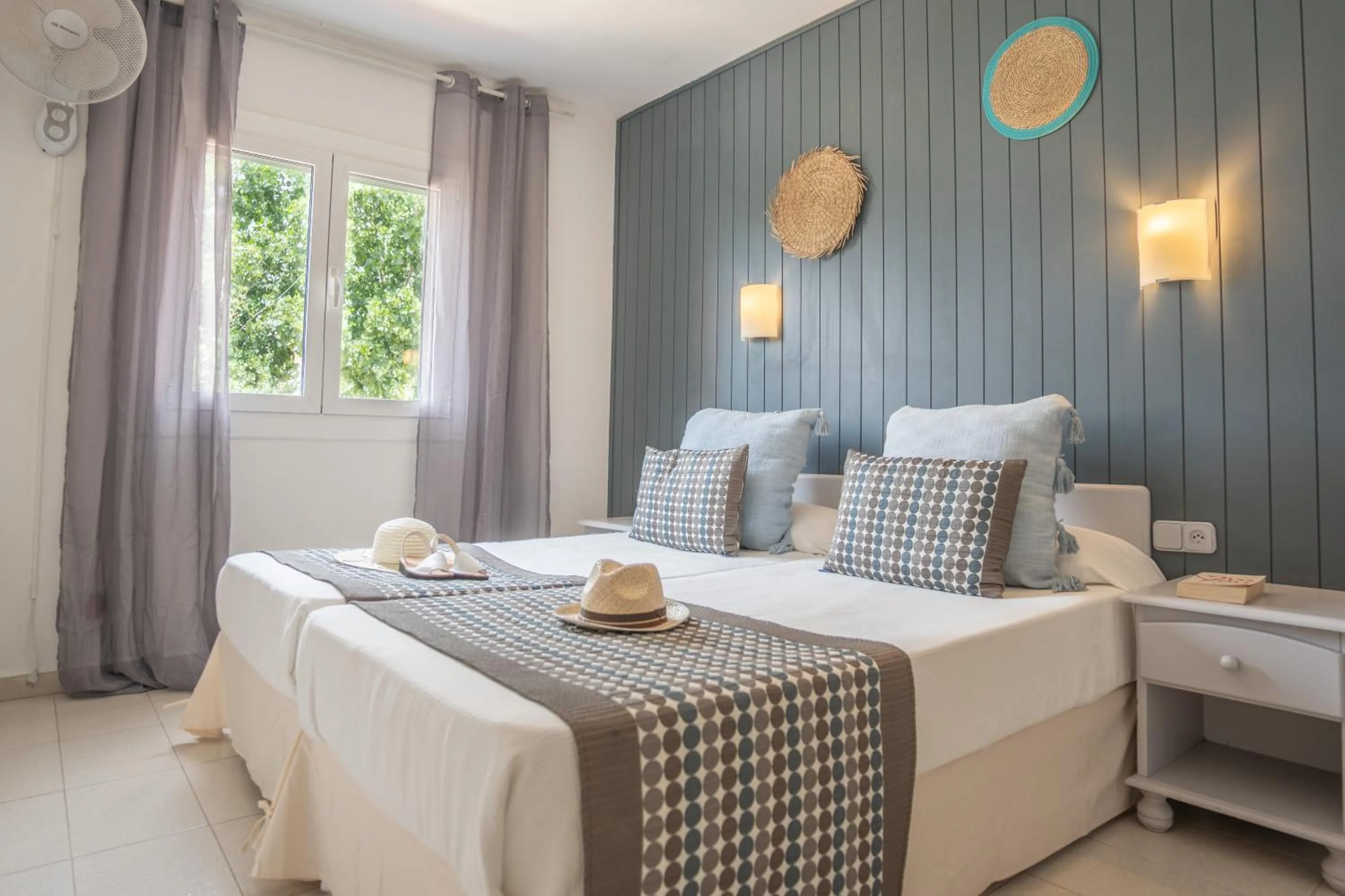 Bedroom, Bed in Apartamentos Royal Life