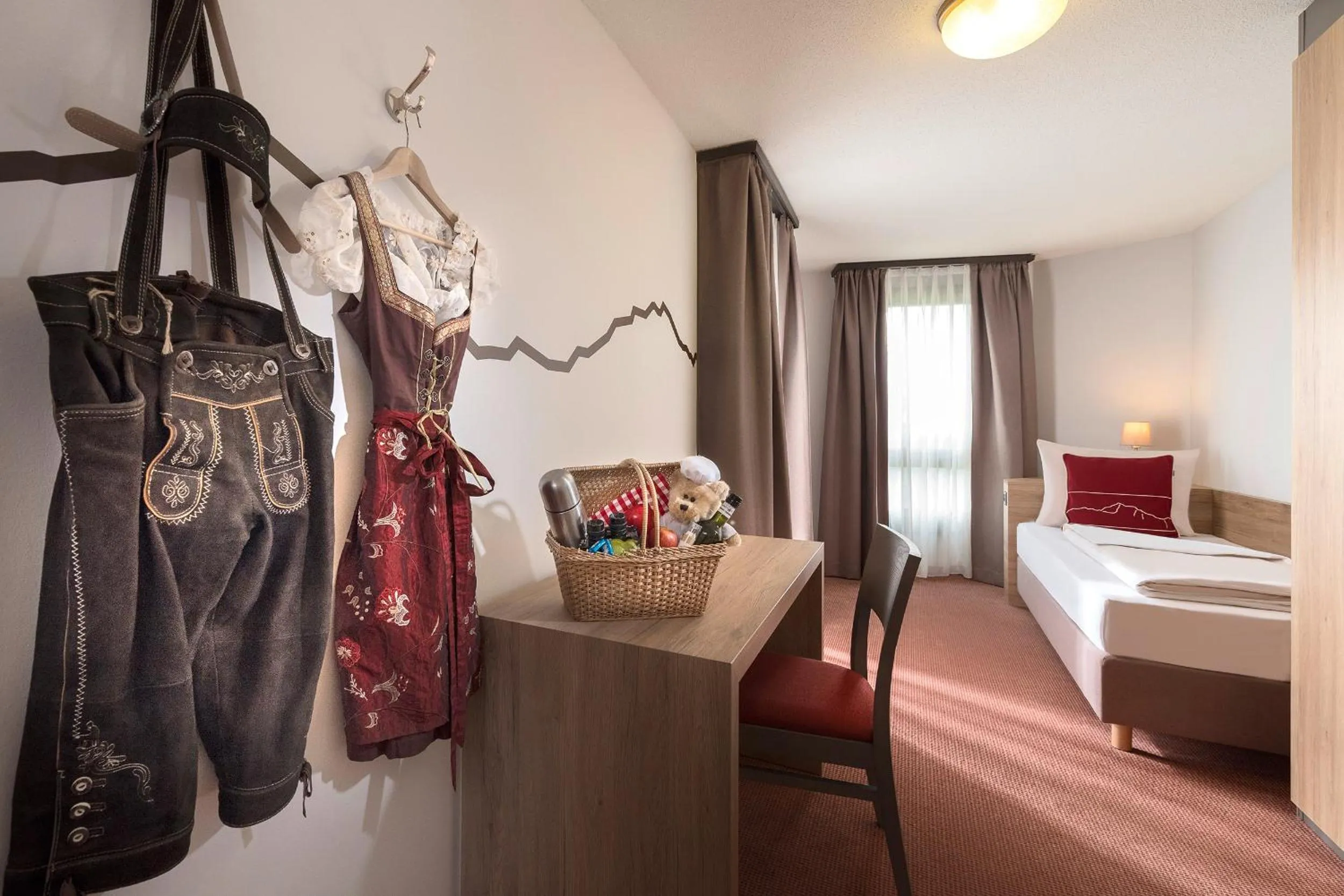 Photo of the whole room, Bed in Dorint Blüemlisalp Beatenberg/Interlaken