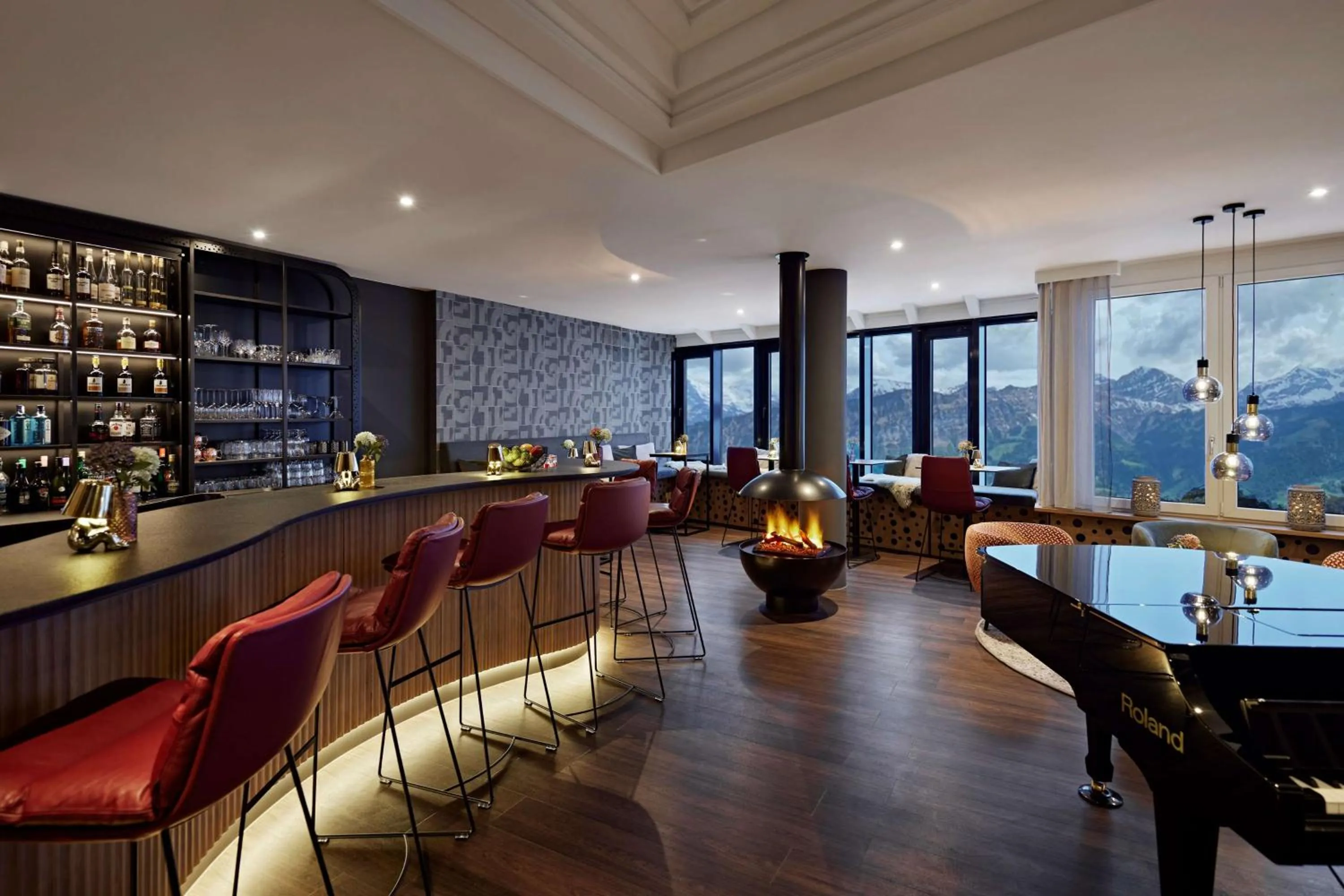 Lounge or bar in Dorint Blüemlisalp Beatenberg/Interlaken