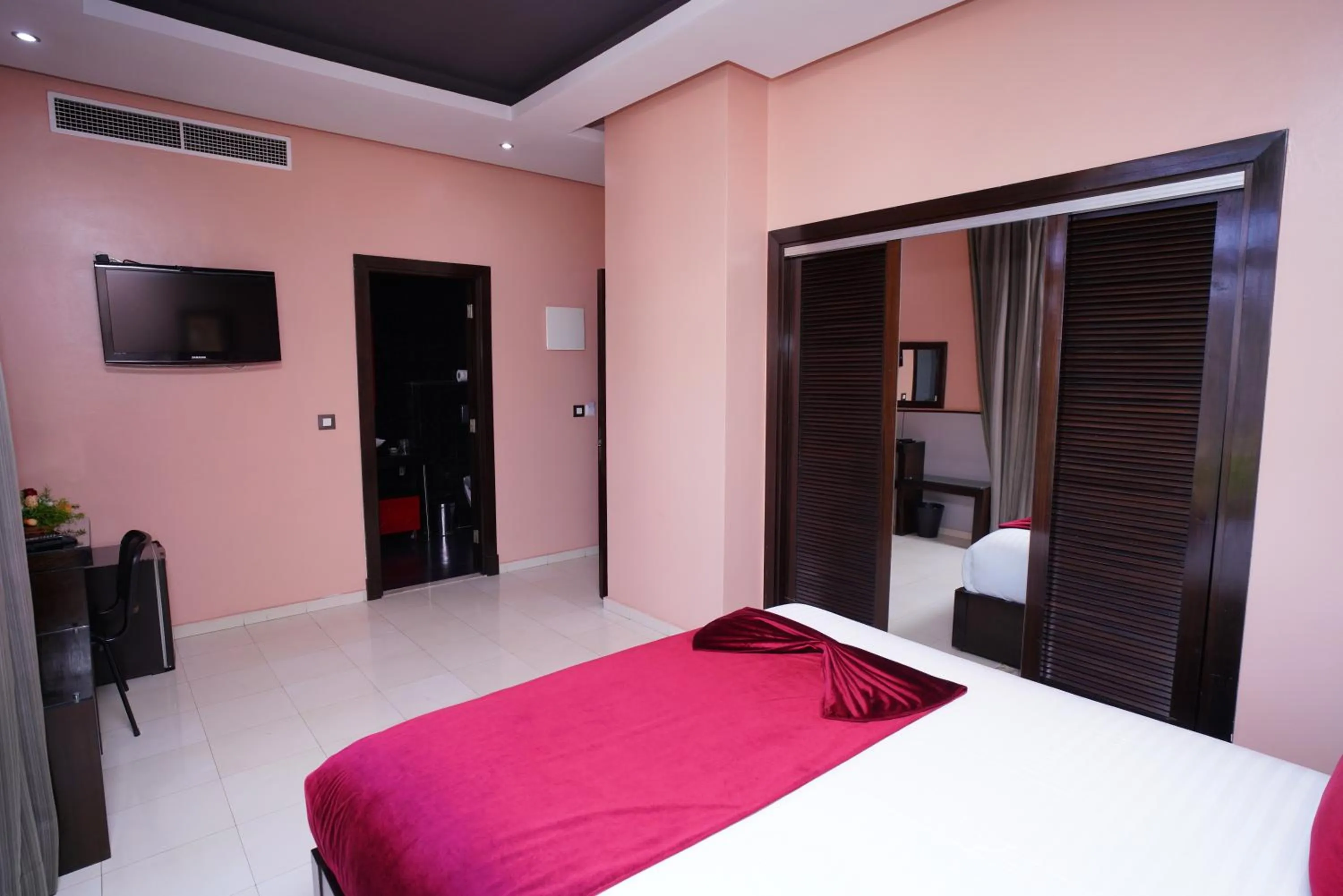 Bed in Hotel La Capitale