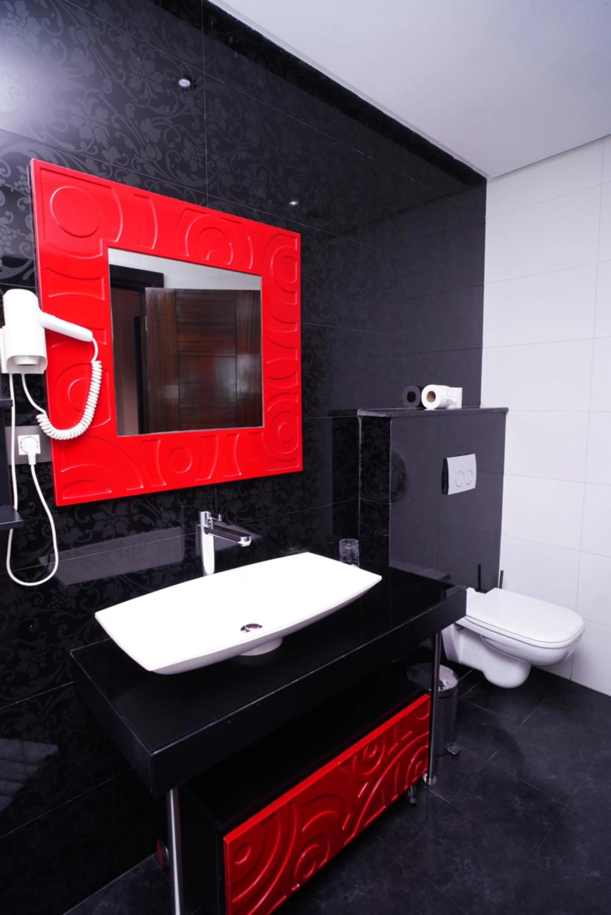 Toilet in Hotel La Capitale