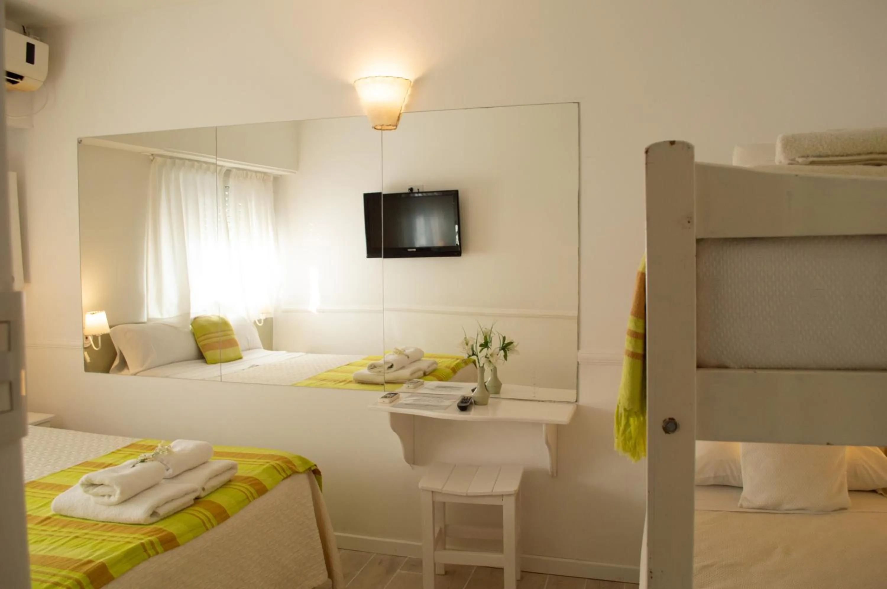 bunk bed, Bed in Tamanacos Hotel & Spa