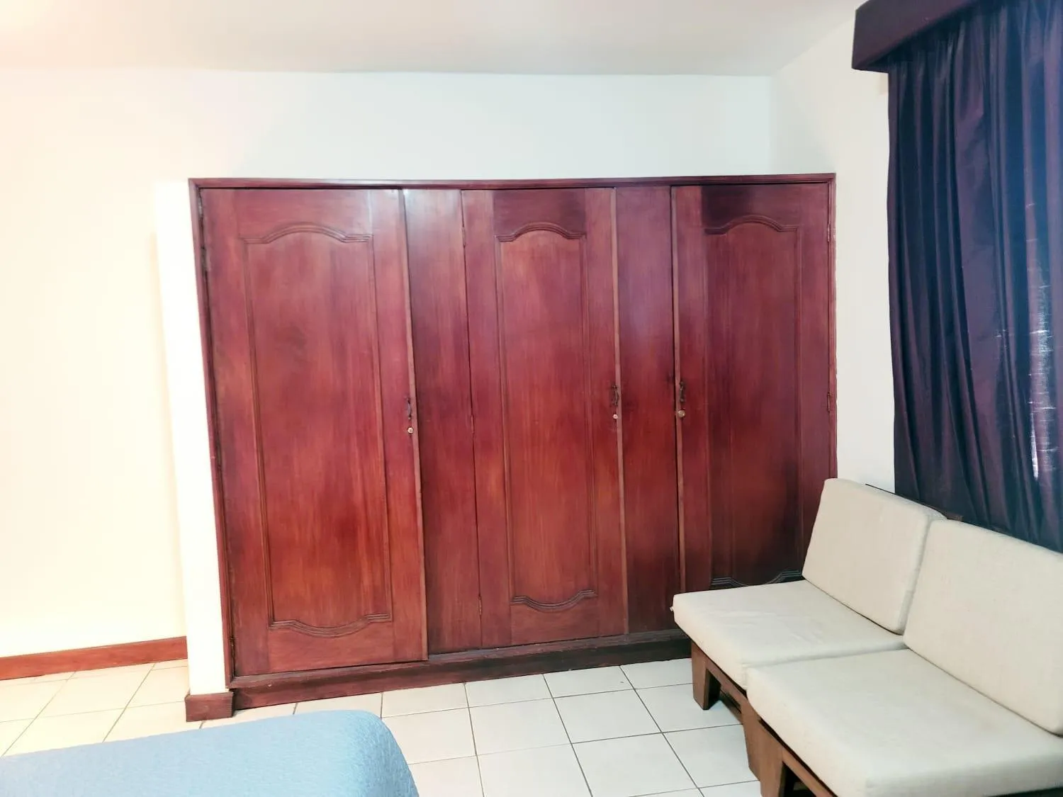 Text overlay in Hotel Casa del Sol