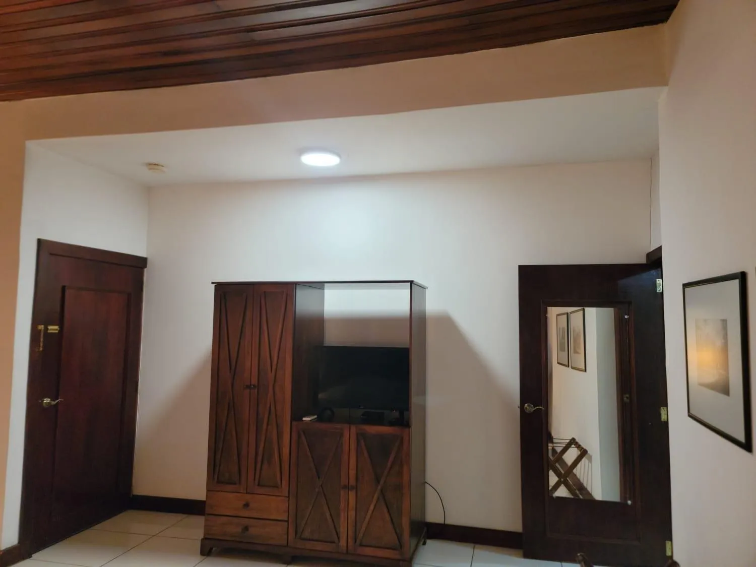 Text overlay in Hotel Casa del Sol